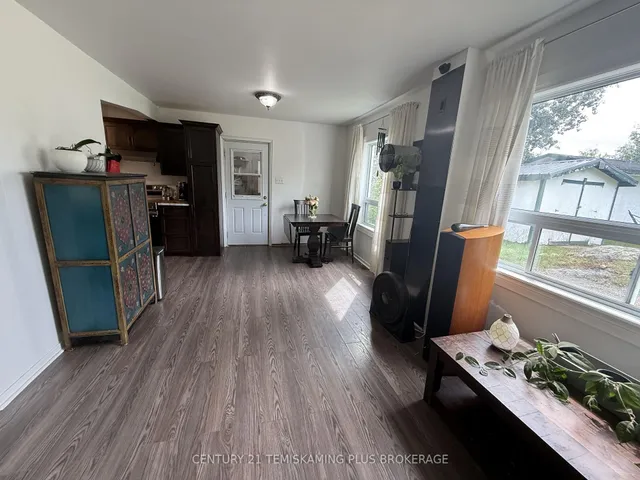8 Swastika Ave, Kirkland Lake 4