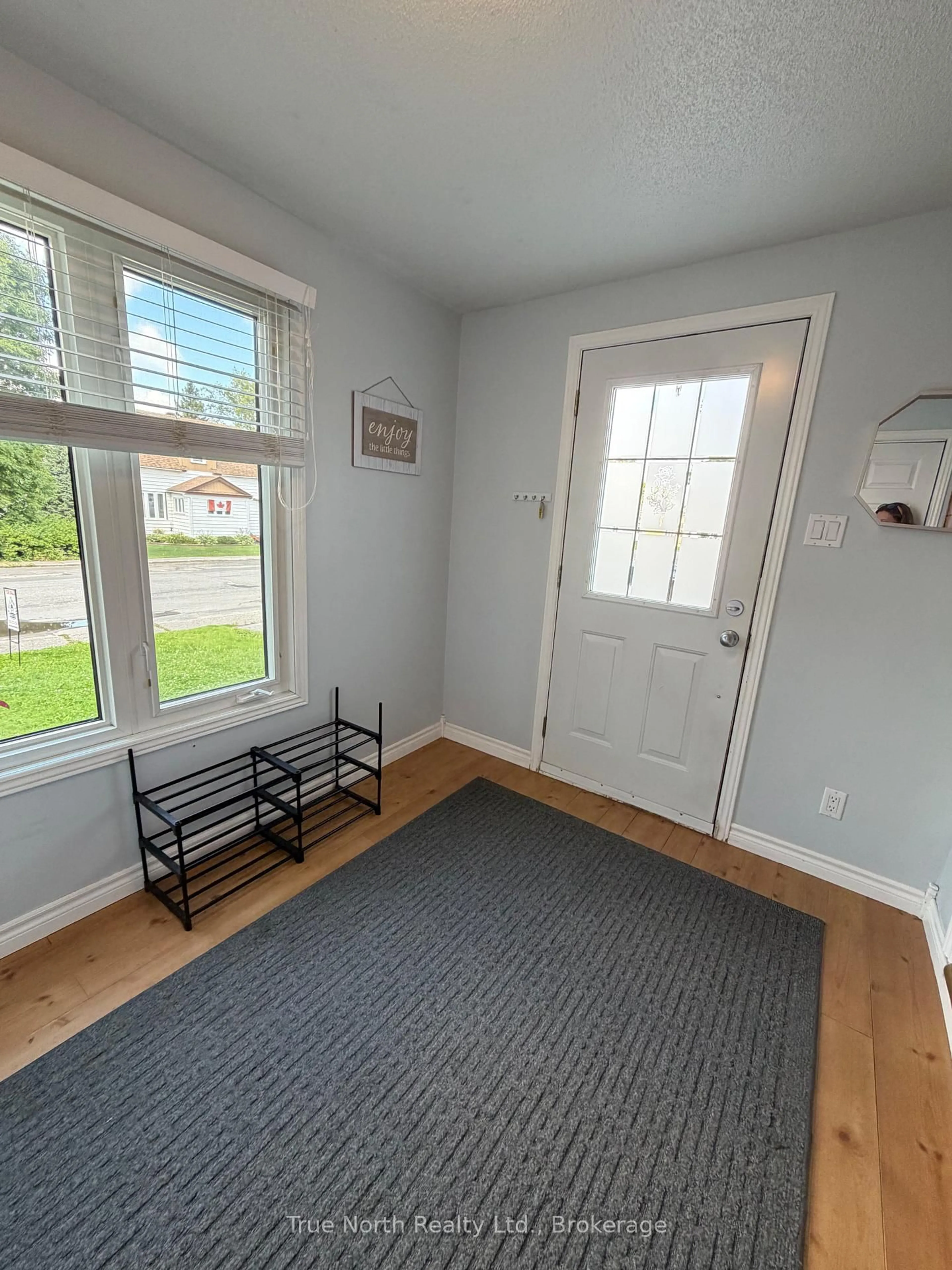 Indoor entryway for 20 Devonshire St, Kapuskasing Ontario P5N 1C1