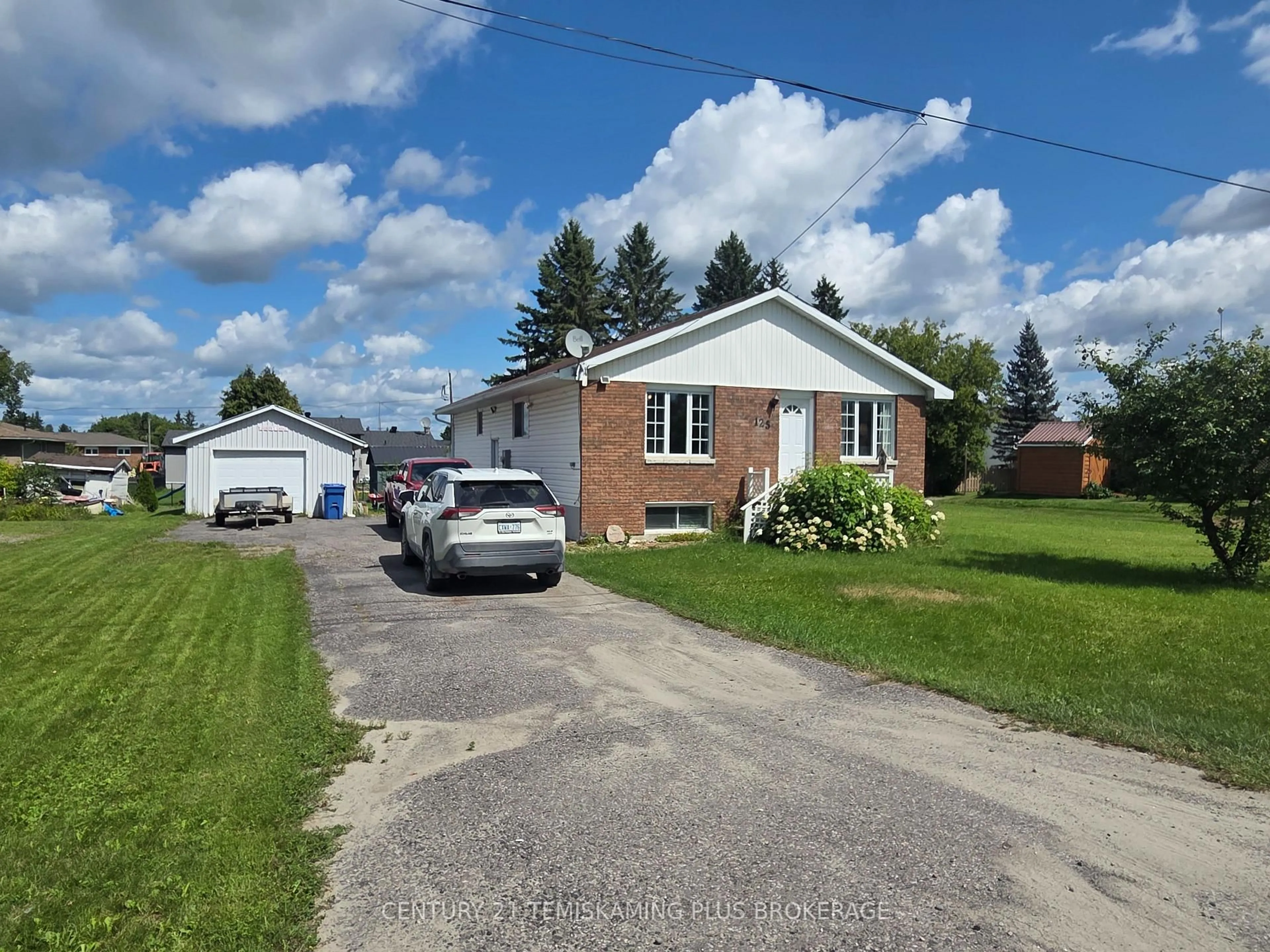 A pic from outside/outdoor area/front of a property/back of a property/a pic from drone, street for 125 4th Ave, Englehart Ontario P0J 1H0