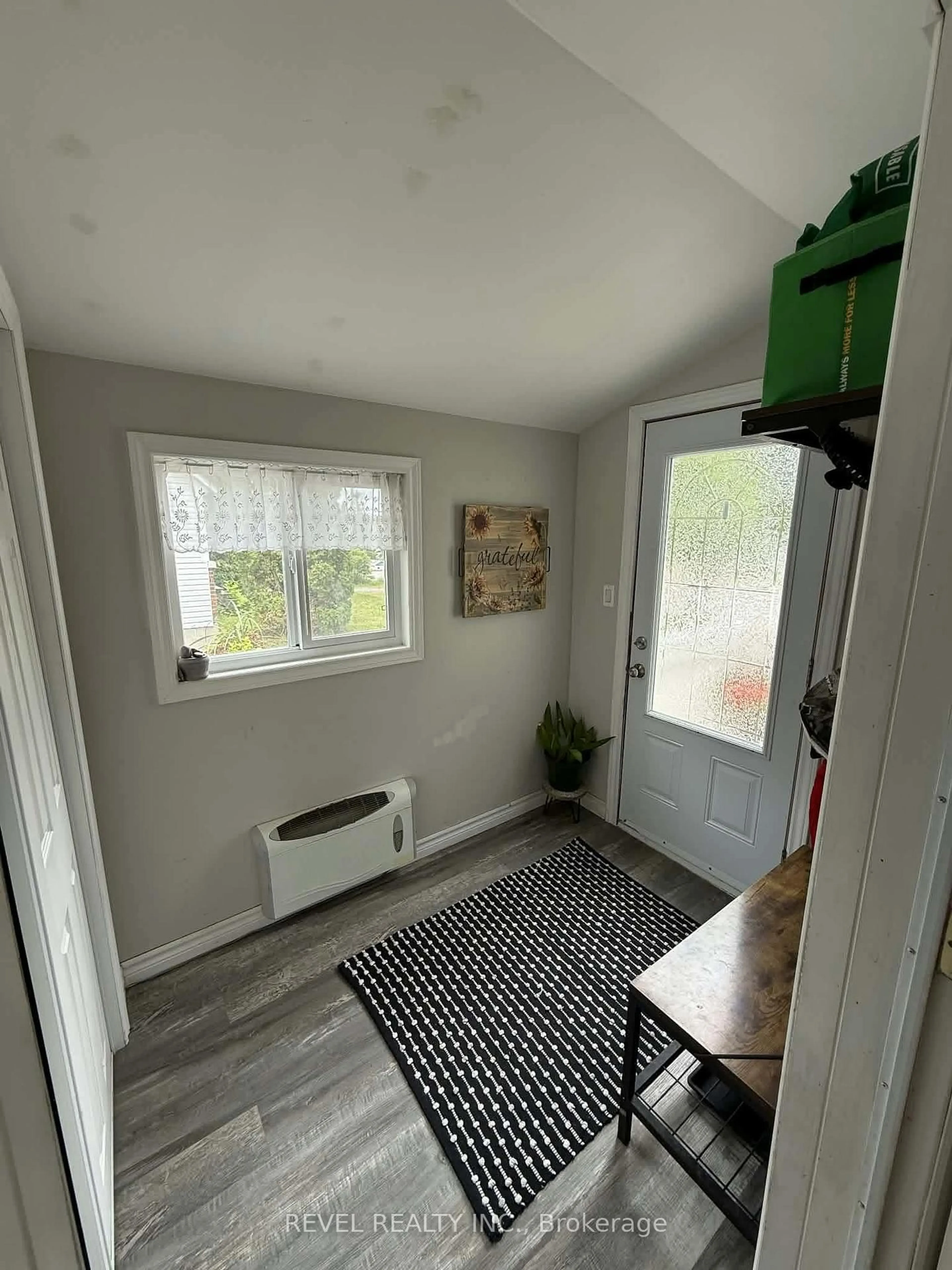 A pic of a room for 445 Fourth Ave, Black River-Matheson Ontario P0K 1N0