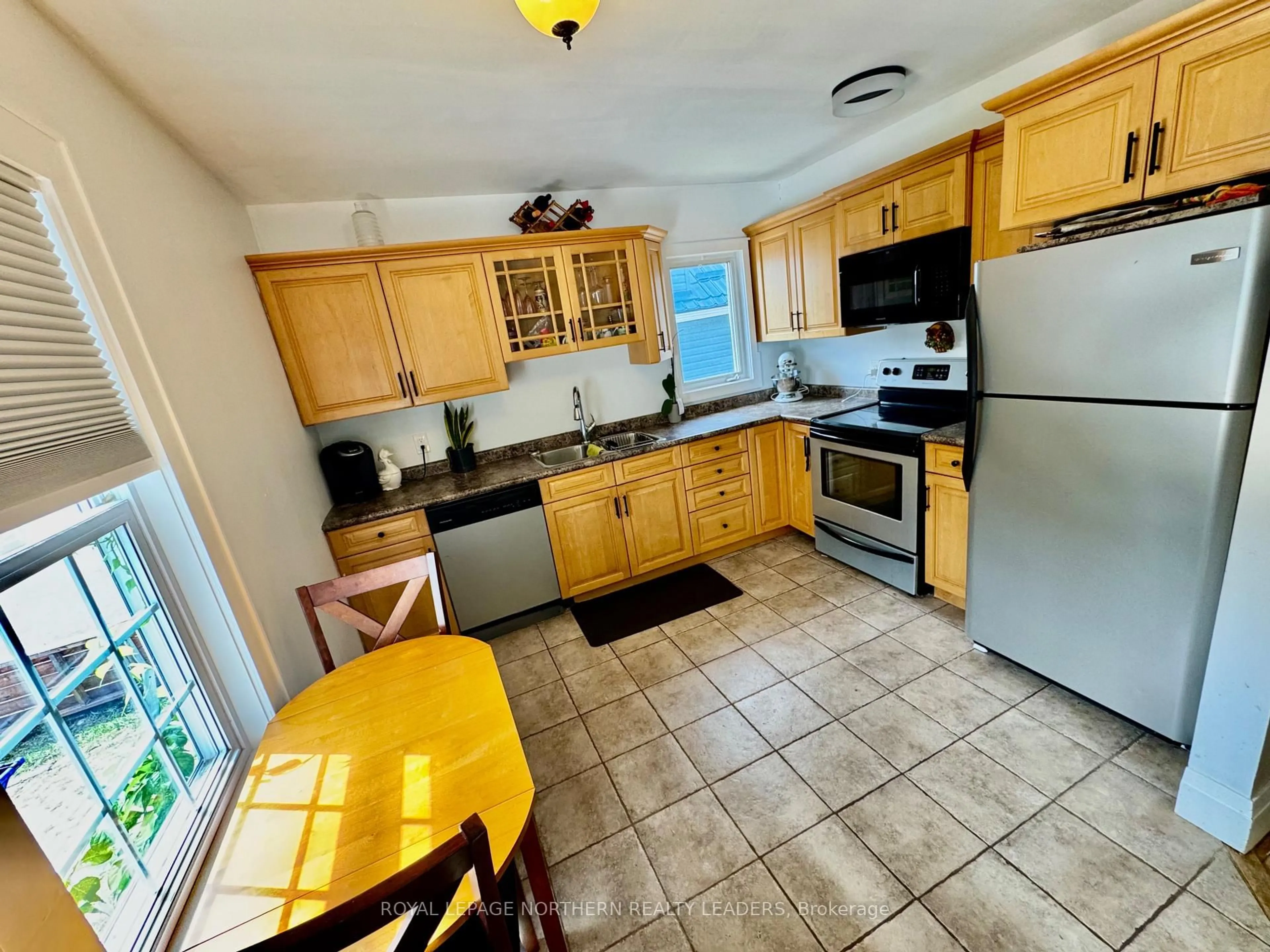 Standard kitchen, ceramic/tile floor for 30 Fern Ave, Timmins Ontario P0N 1H0