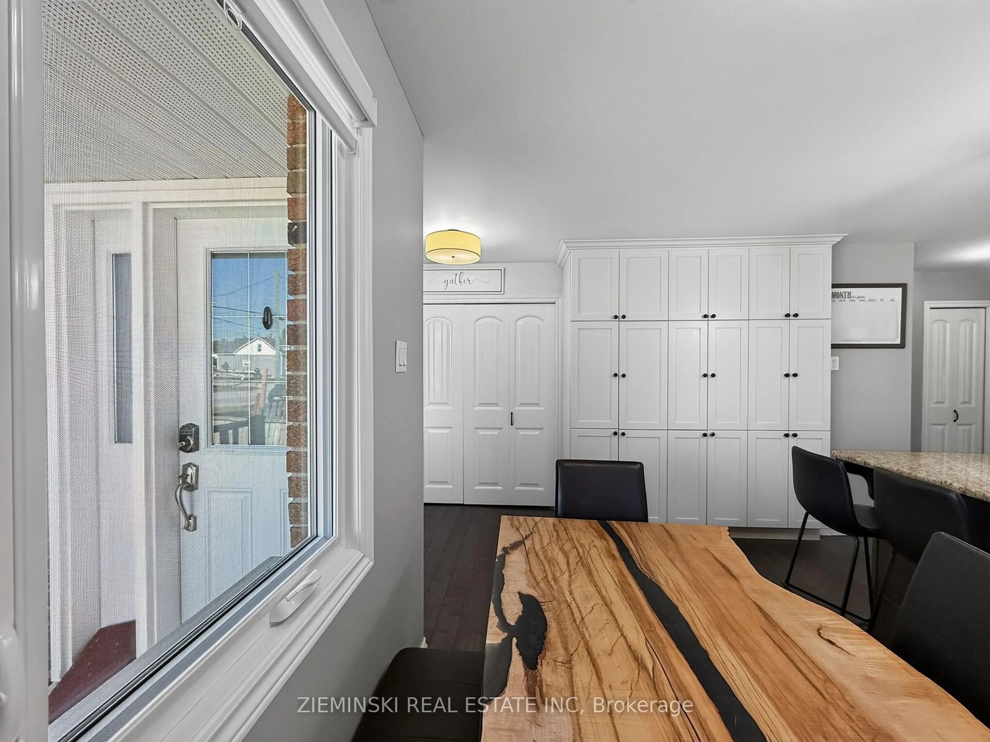 Dining room, unknown for 403 Young St, Timmins Ontario P0N 1C0