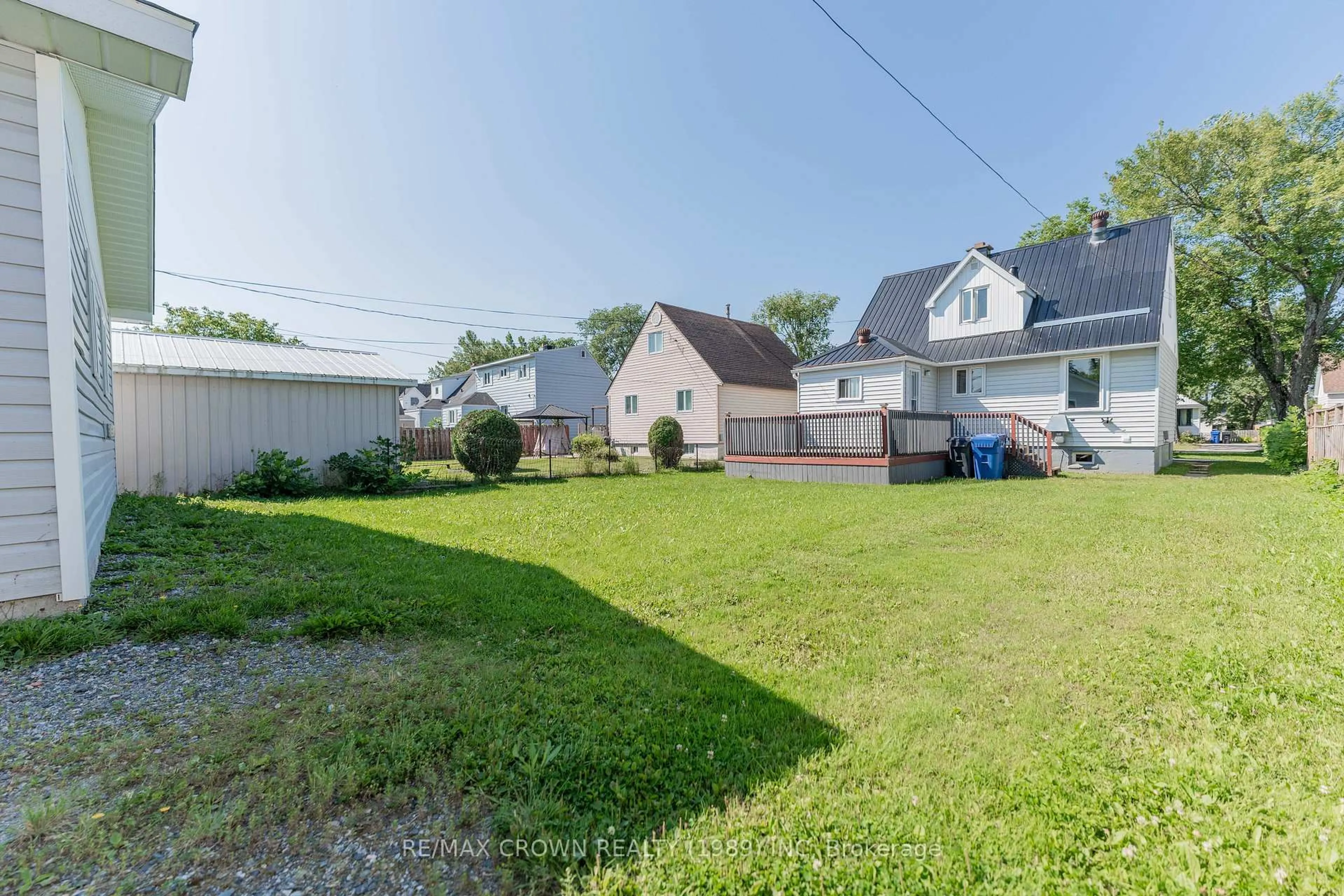 A pic from outside/outdoor area/front of a property/back of a property/a pic from drone, street for 40 Bowman Ave, Kapuskasing Ontario P5N 1N1