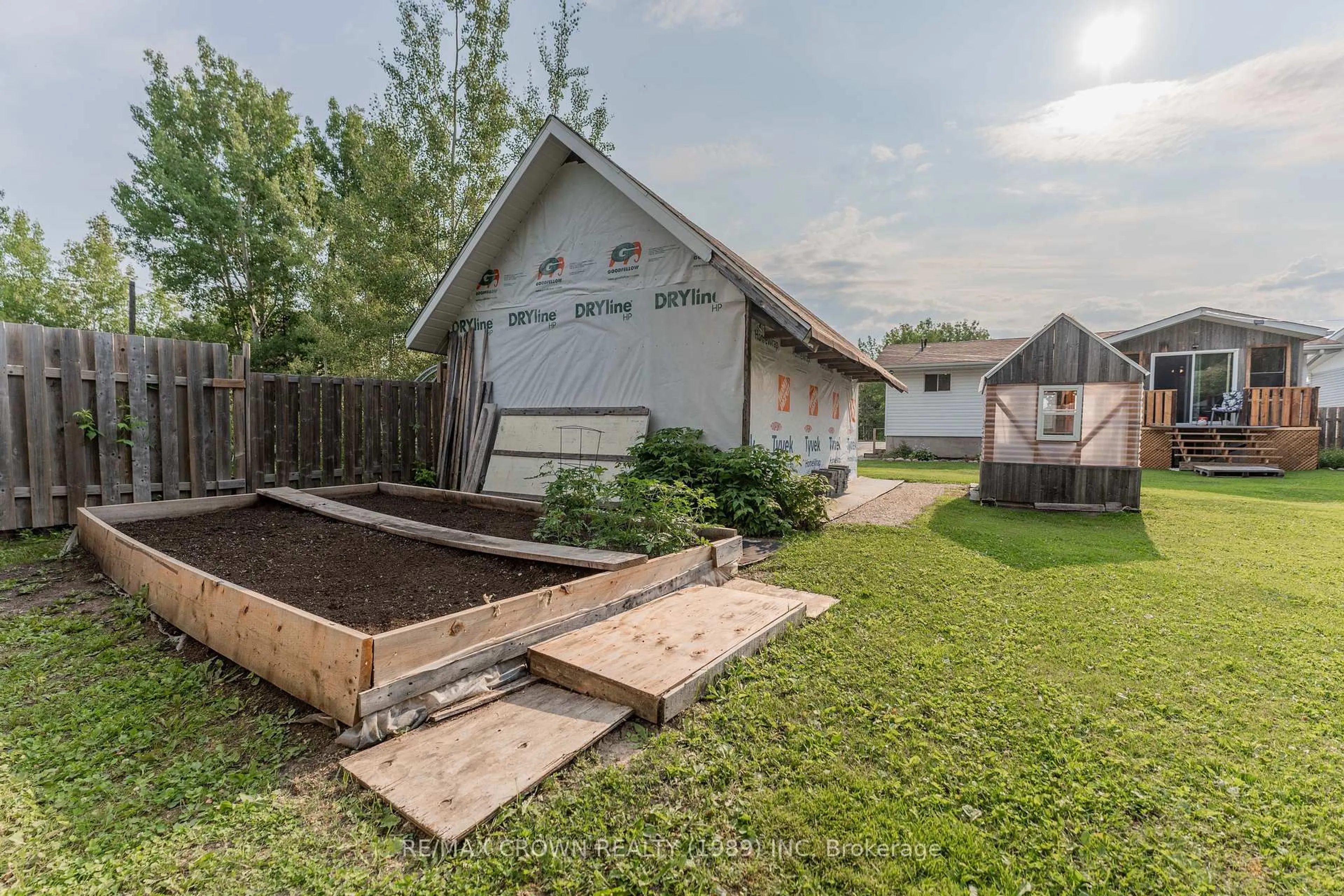 A pic from outside/outdoor area/front of a property/back of a property/a pic from drone, street for 50 Dupont St, Smooth Rock Falls Ontario P0L 2B0
