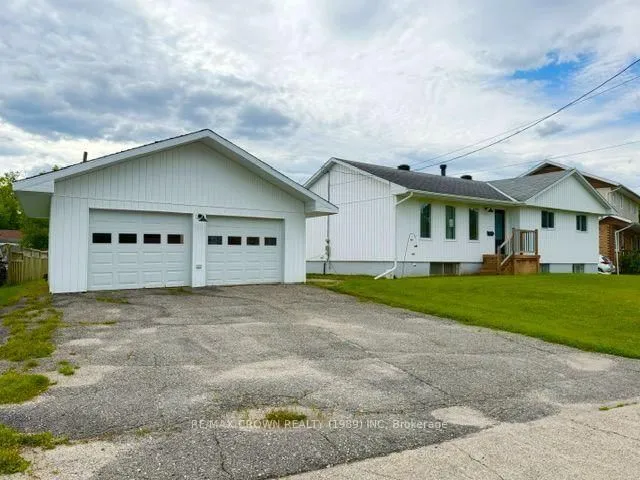 4 Niagara St, Kapuskasing 3