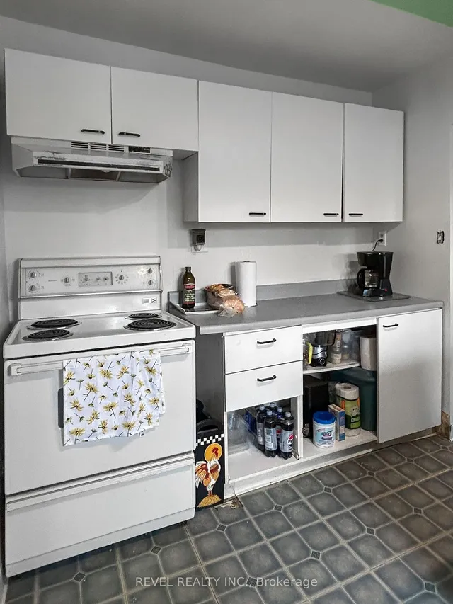 70 Helmer Ave, Timmins 5