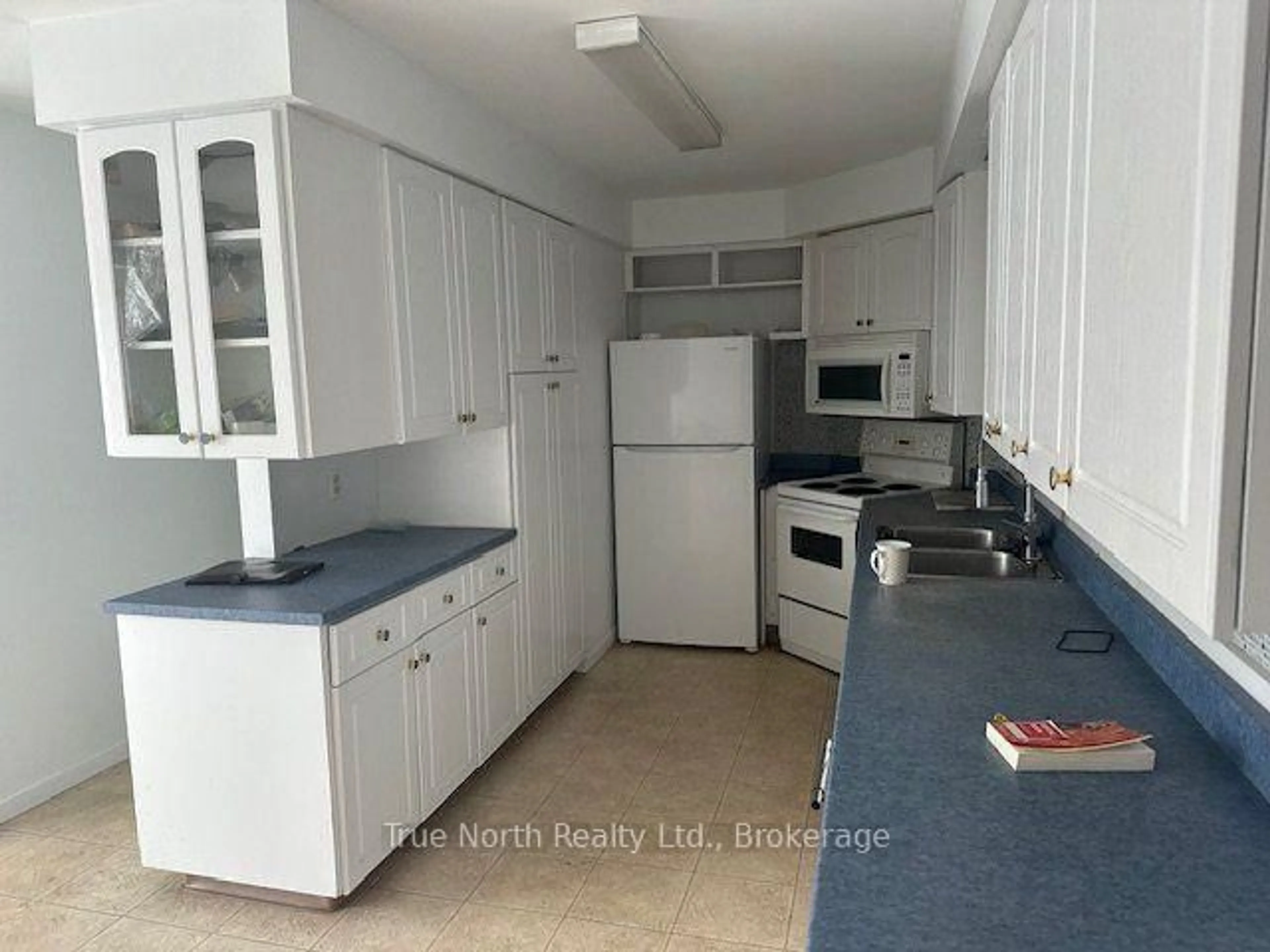 Standard kitchen, unknown for 27 Kimberly Dr, Kapuskasing Ontario P5N 1L4