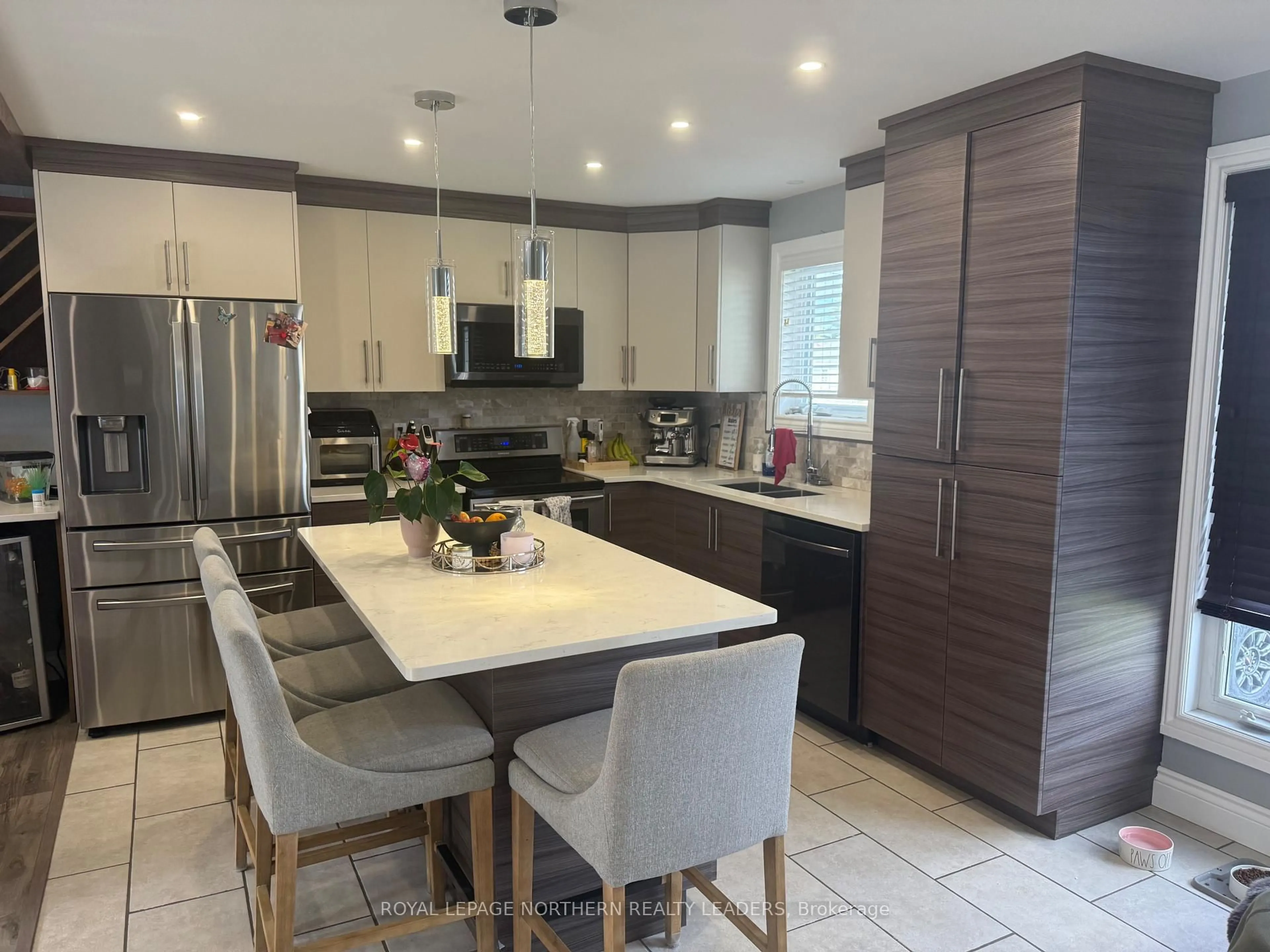 Open concept kitchen, ceramic/tile floor for 536 Tamarack St, Timmins Ontario P4N 6R9