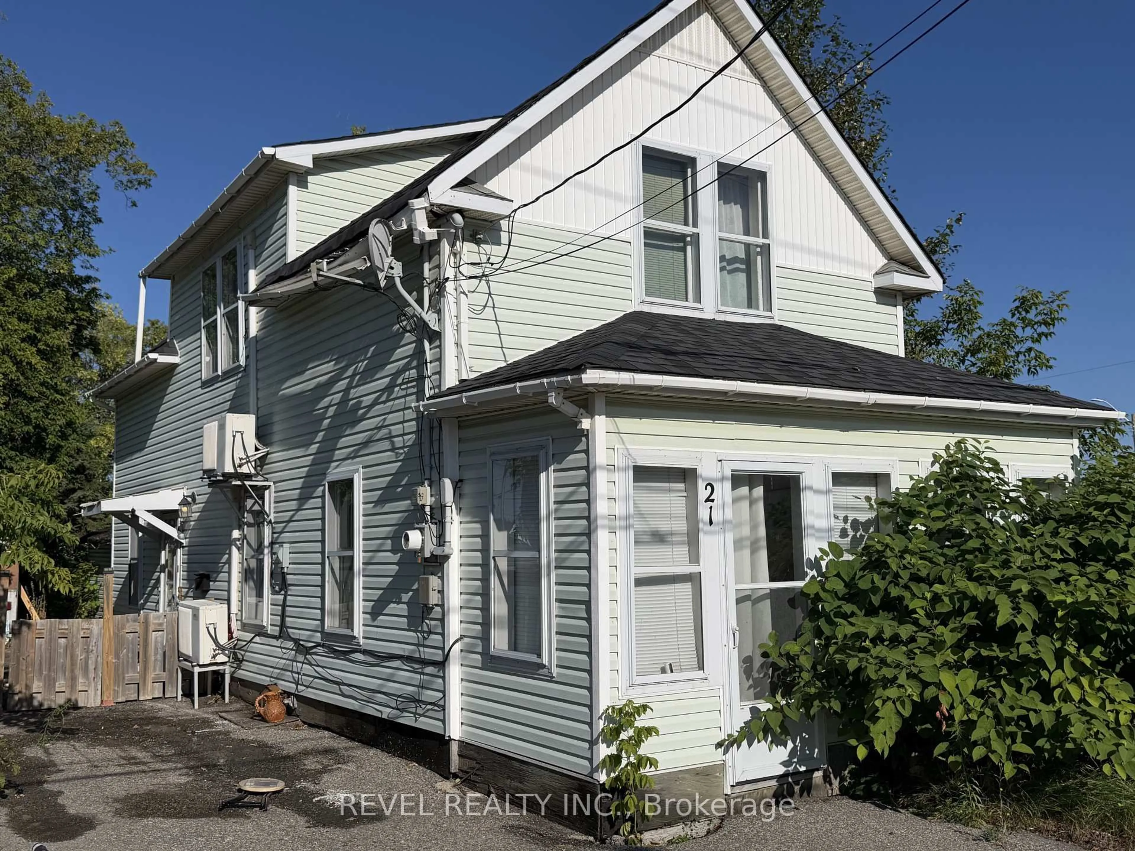 Home with vinyl exterior material, street for 21 Birch St, Timmins Ontario P4N 2A4