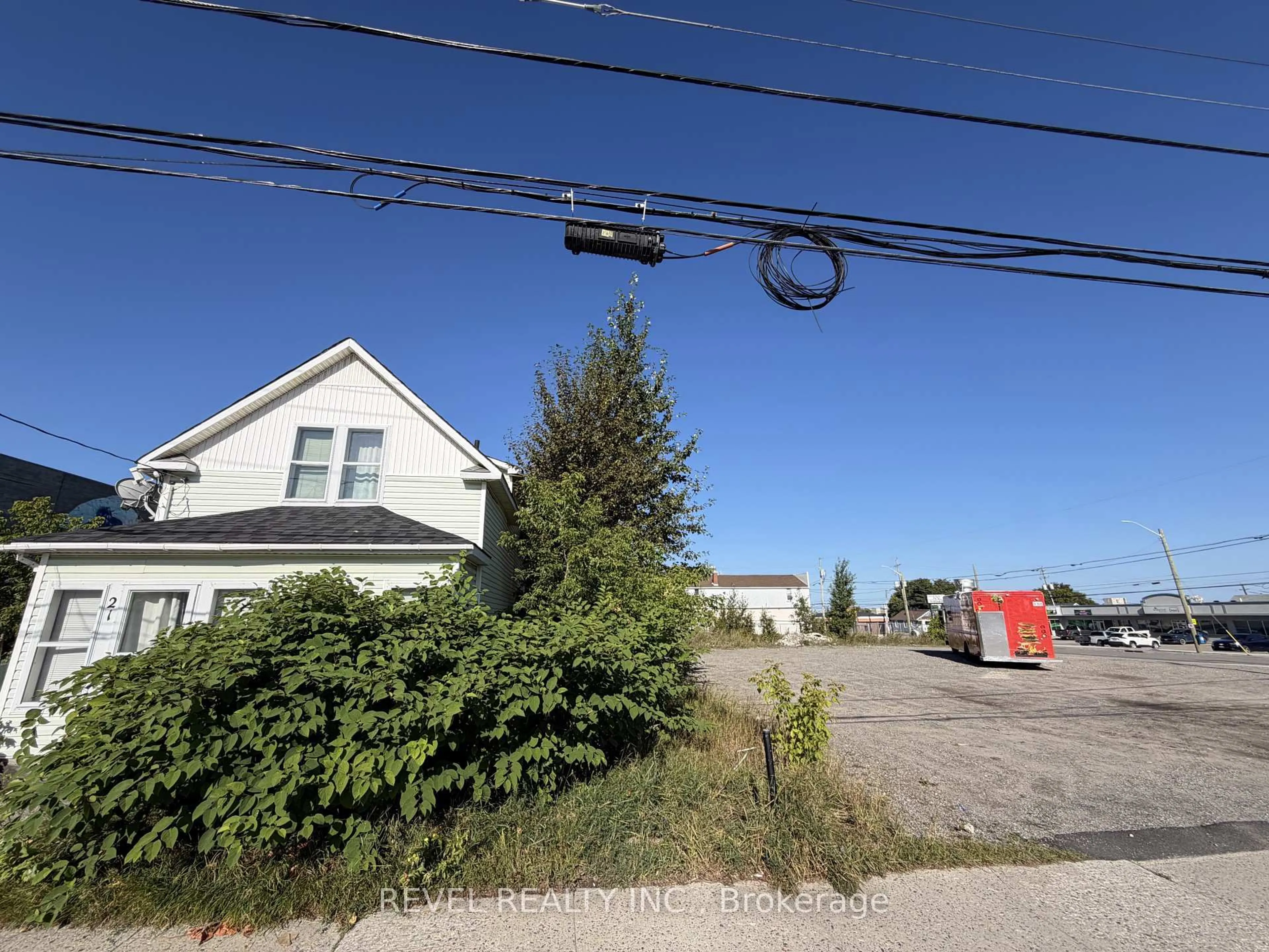 A pic from outside/outdoor area/front of a property/back of a property/a pic from drone, street for 21 Birch St, Timmins Ontario P4N 2A4