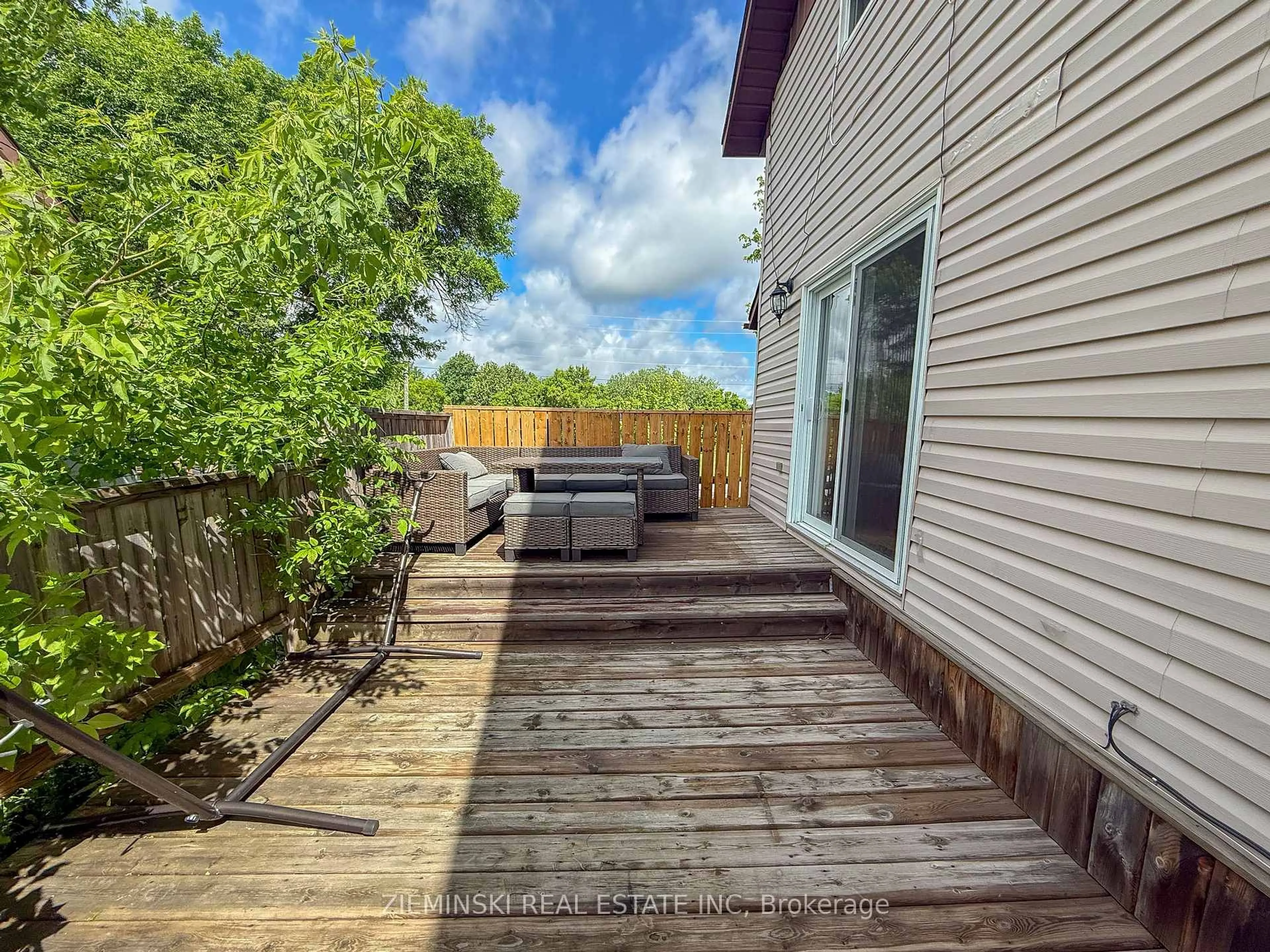 A pic from outside/outdoor area/front of a property/back of a property/a pic from drone, water/lake/river/ocean view for 143 Essex Ave, Iroquois Falls Ontario P0K 1E0