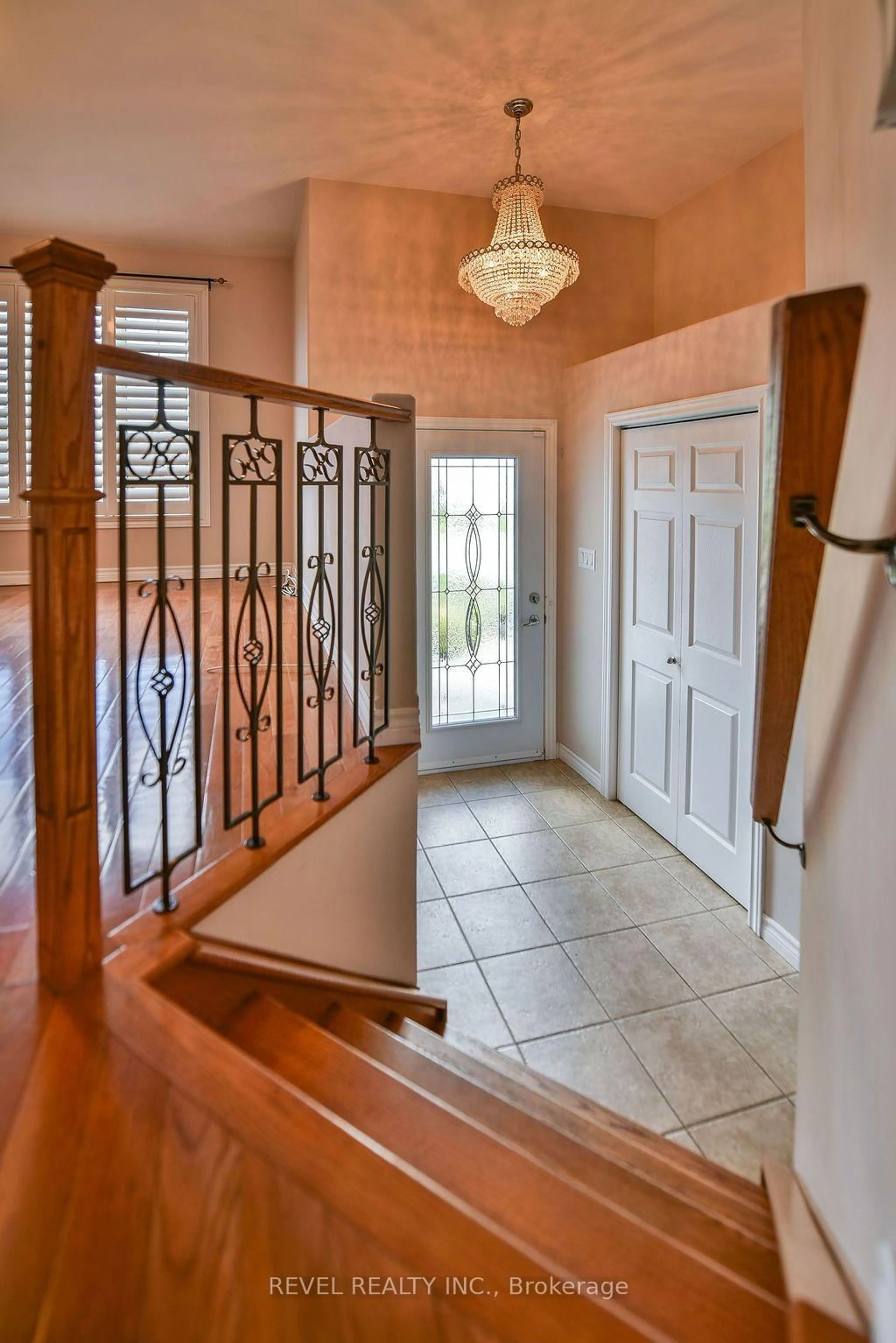 Indoor entryway for 73 Jv Bonhomme Blvd, Timmins Ontario P4P 0A2