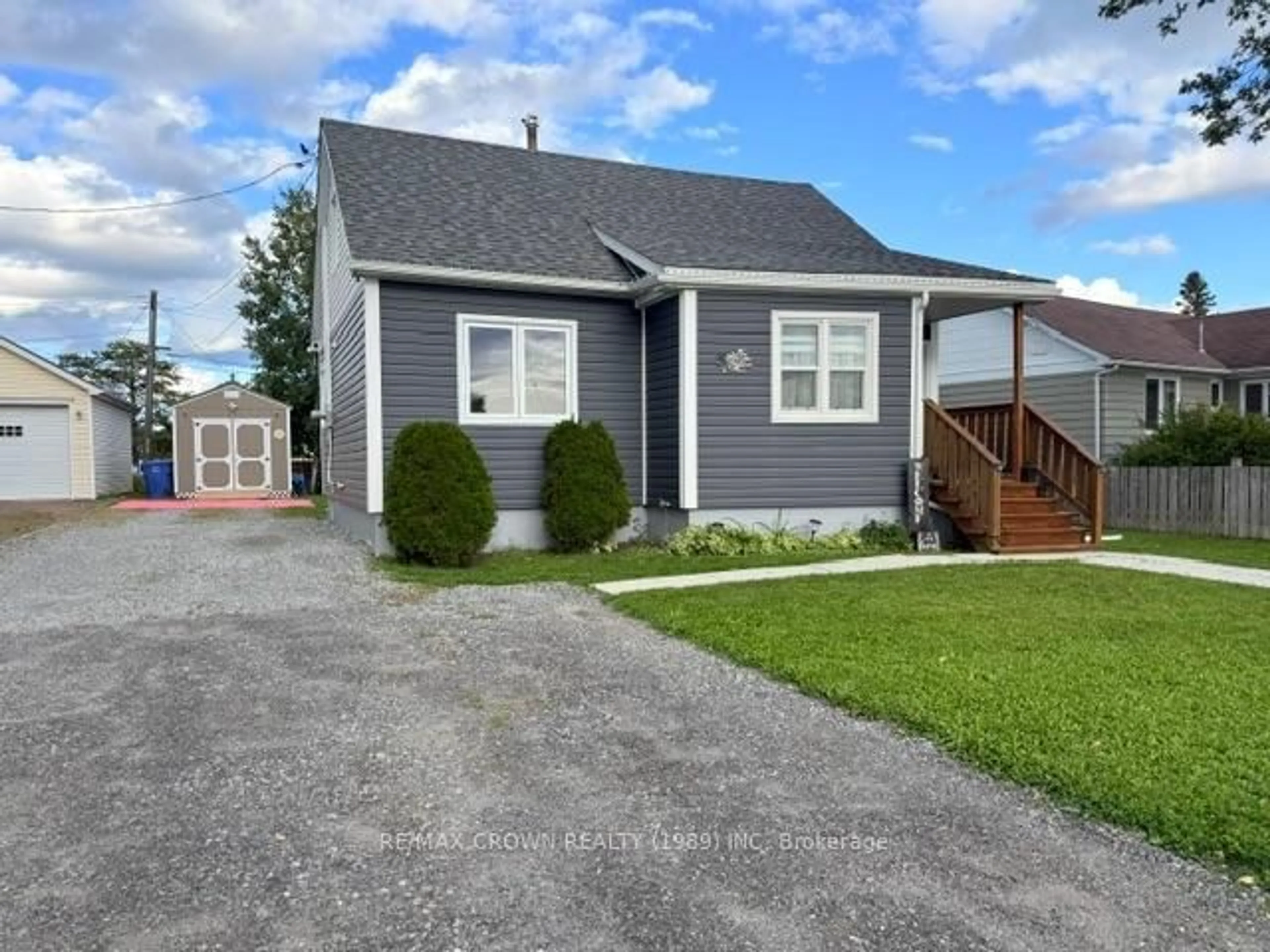 Home with vinyl exterior material, street for 13 Oak St, Kapuskasing Ontario P5N 2A1