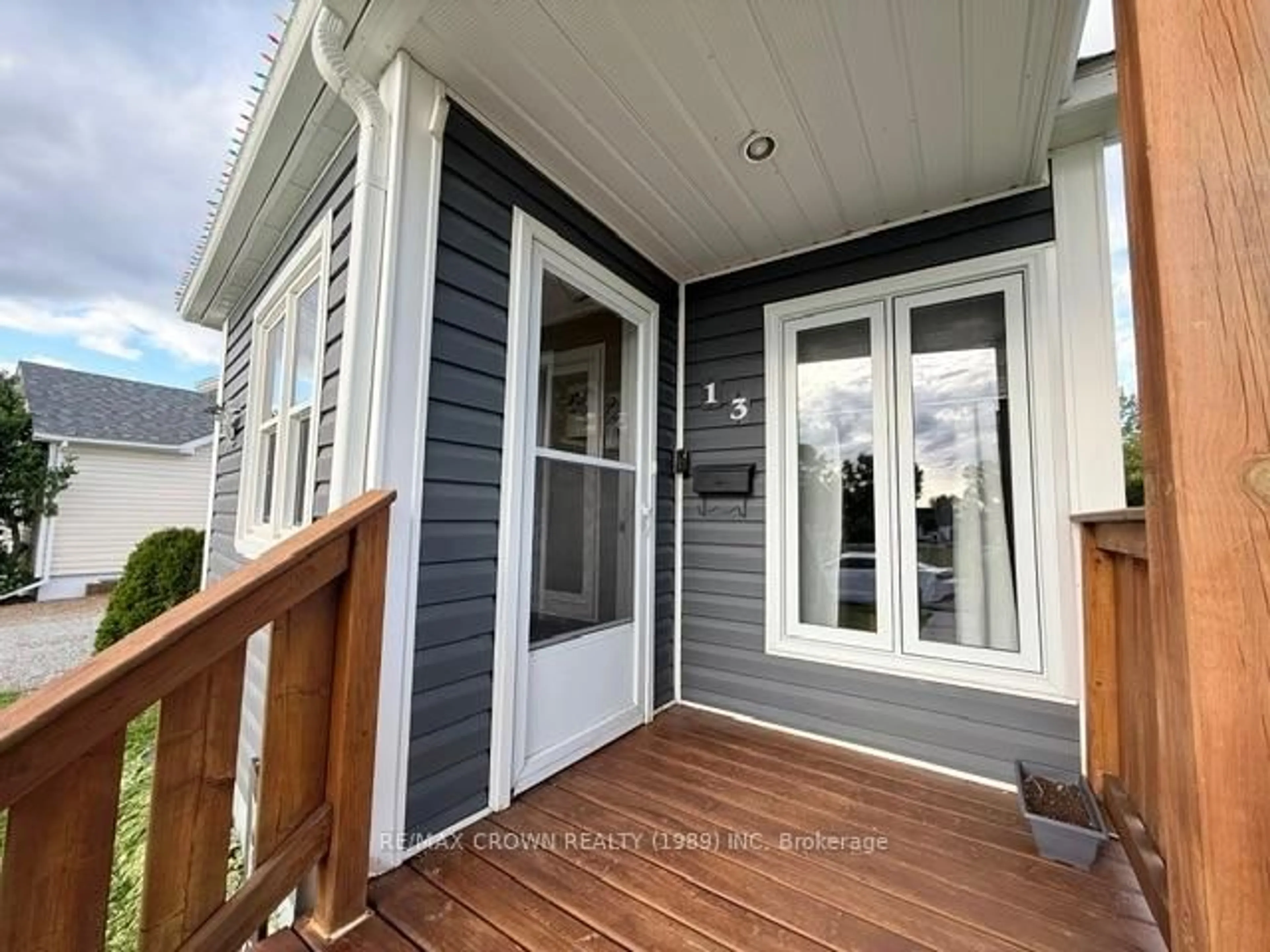 Home with vinyl exterior material, street for 13 Oak St, Kapuskasing Ontario P5N 2A1