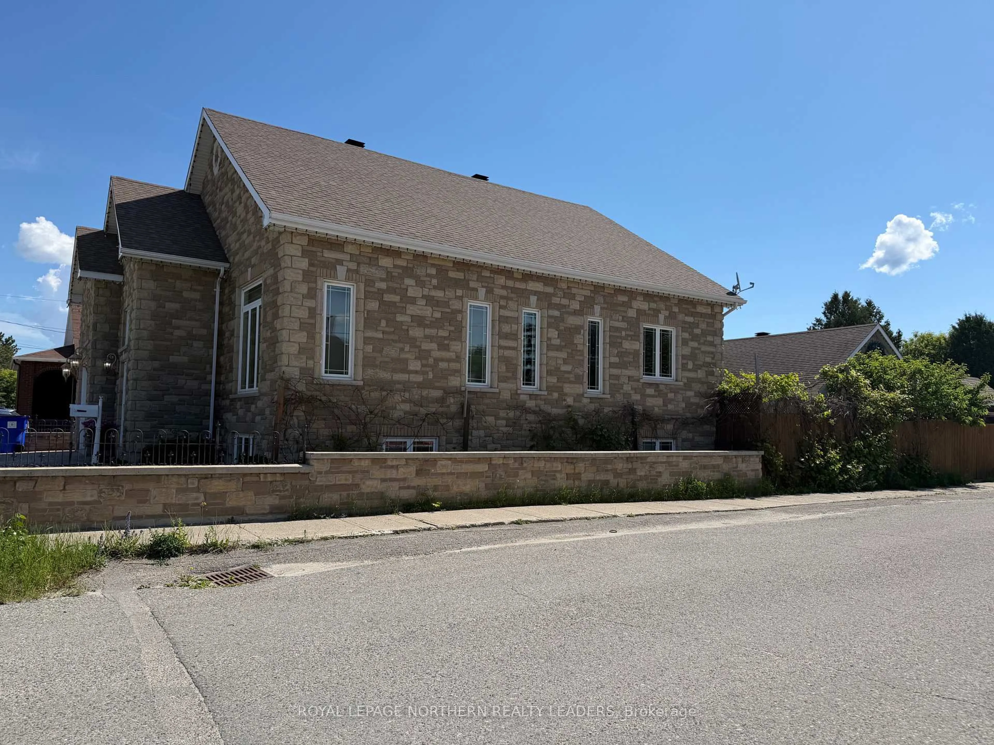 Home with brick exterior material, building for 268 Toke St, Timmins Ontario P4N 6V1