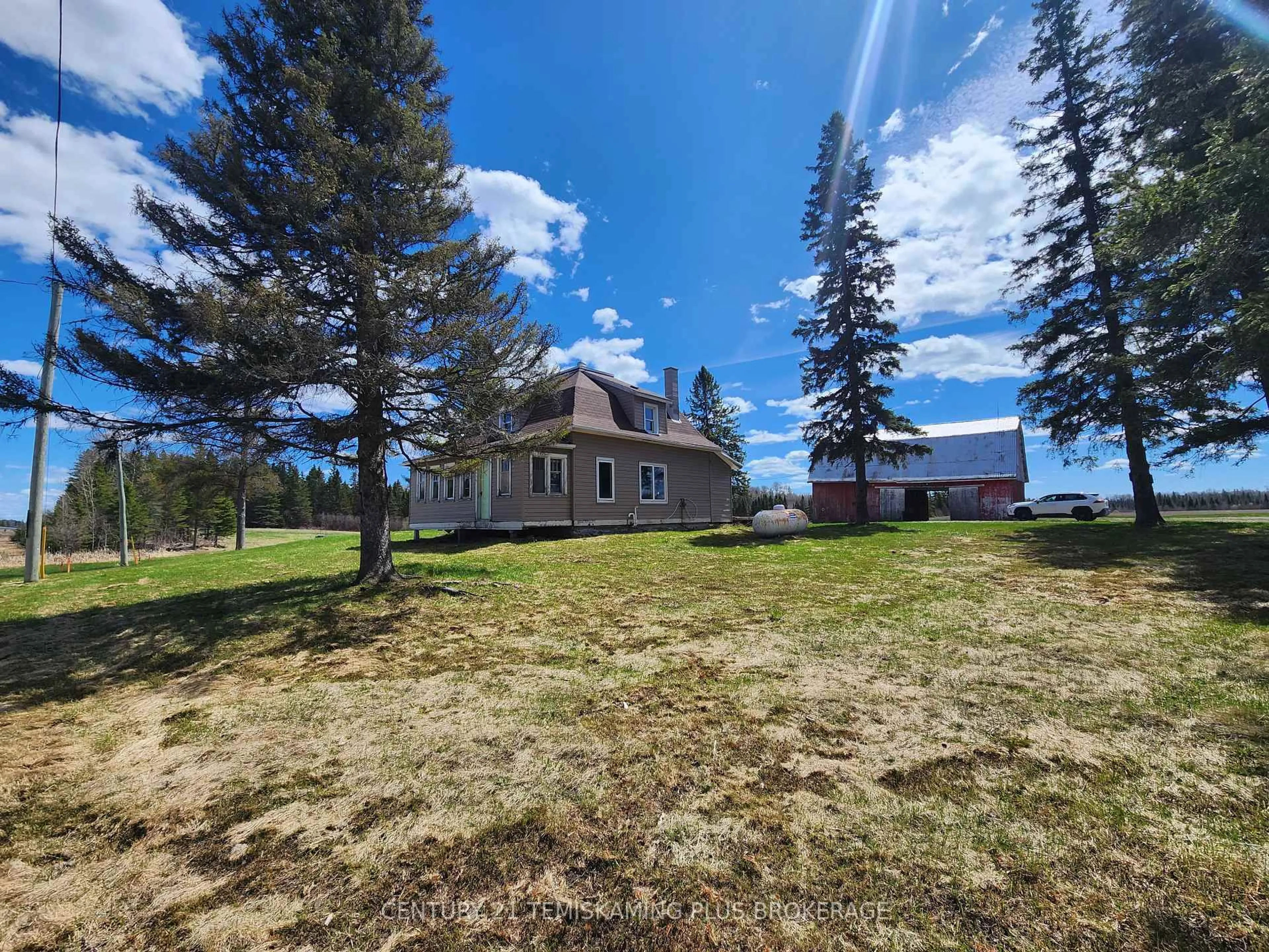 A pic from outside/outdoor area/front of a property/back of a property/a pic from drone, water/lake/river/ocean view for PT EHalf NHalf Lt 6 Con 4, Highway 65 Highway, Timiskaming Ontario P0J 1M0