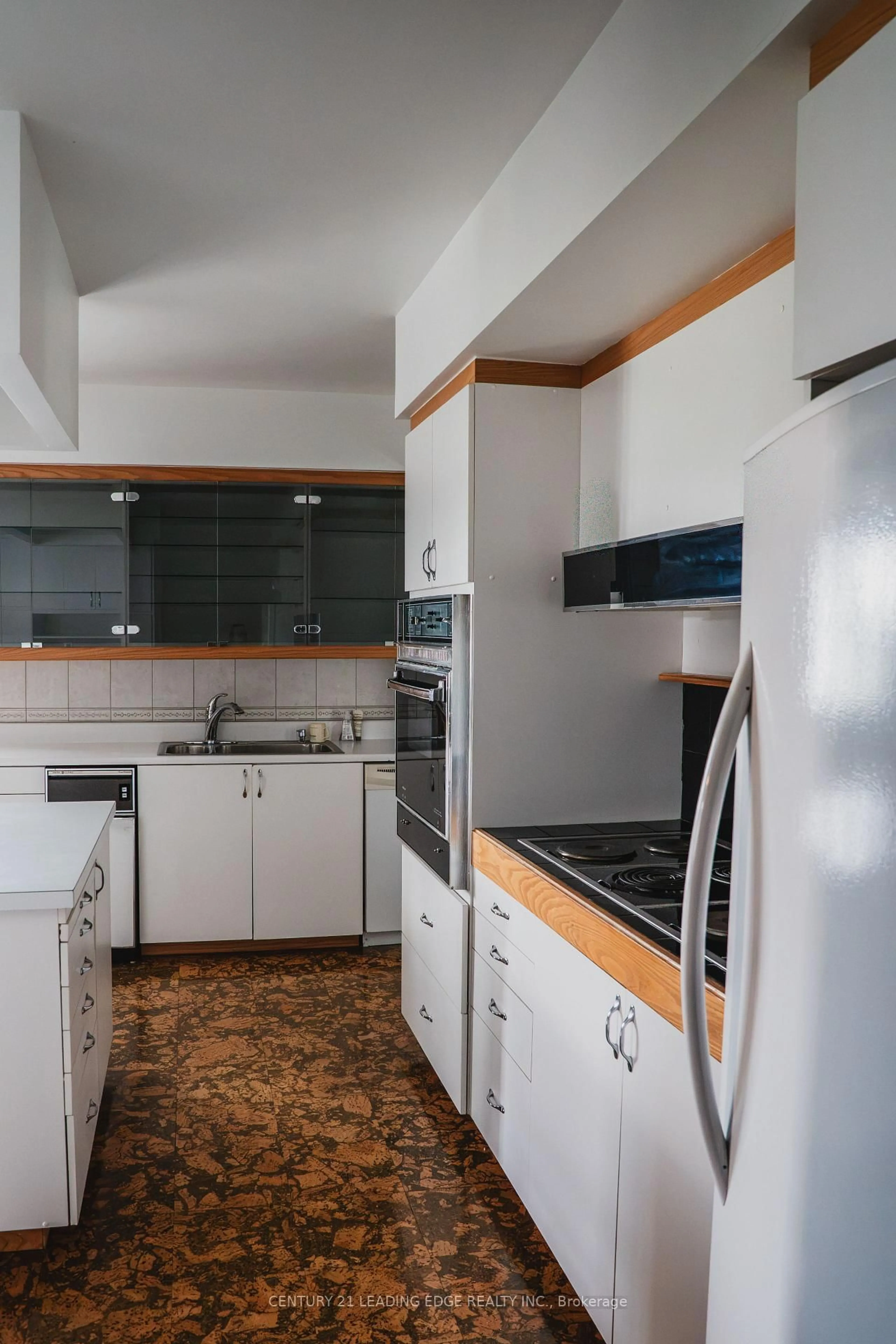Standard kitchen, unknown for 1106 Prince St, Hearst Ontario P0L 1N0