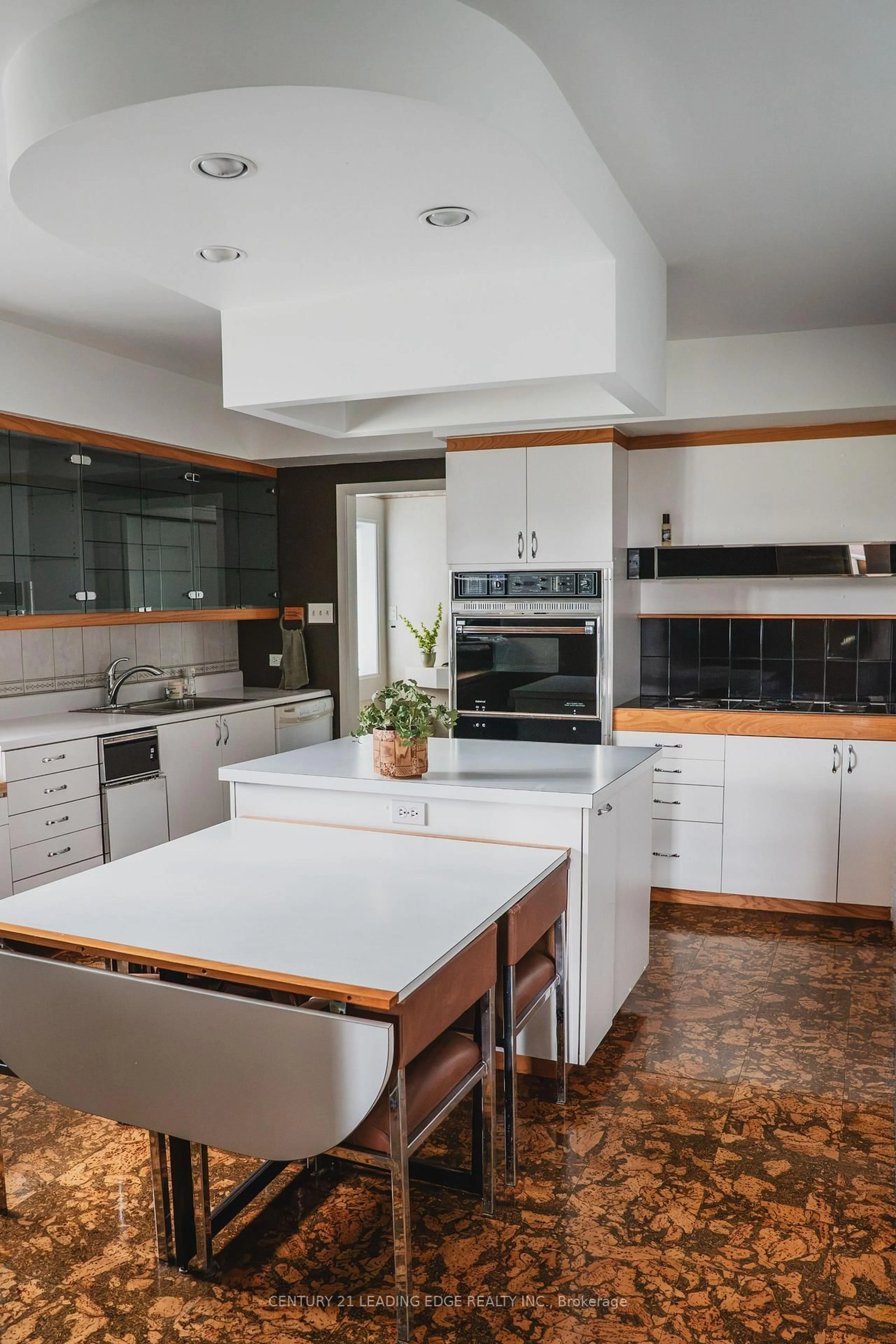 Contemporary kitchen, ceramic/tile floor for 1106 Prince St, Hearst Ontario P0L 1N0
