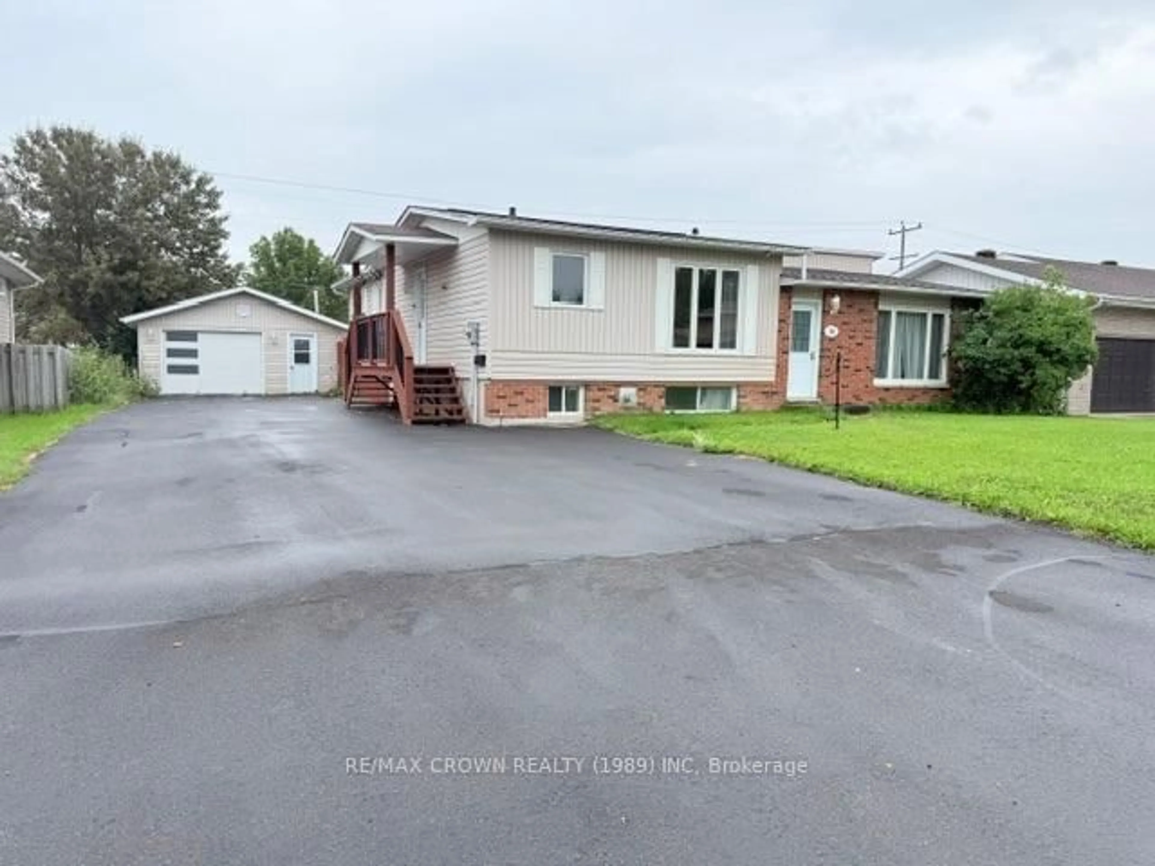 Unknown for 16 Mateev Ave, Kapuskasing Ontario P5N 3E5