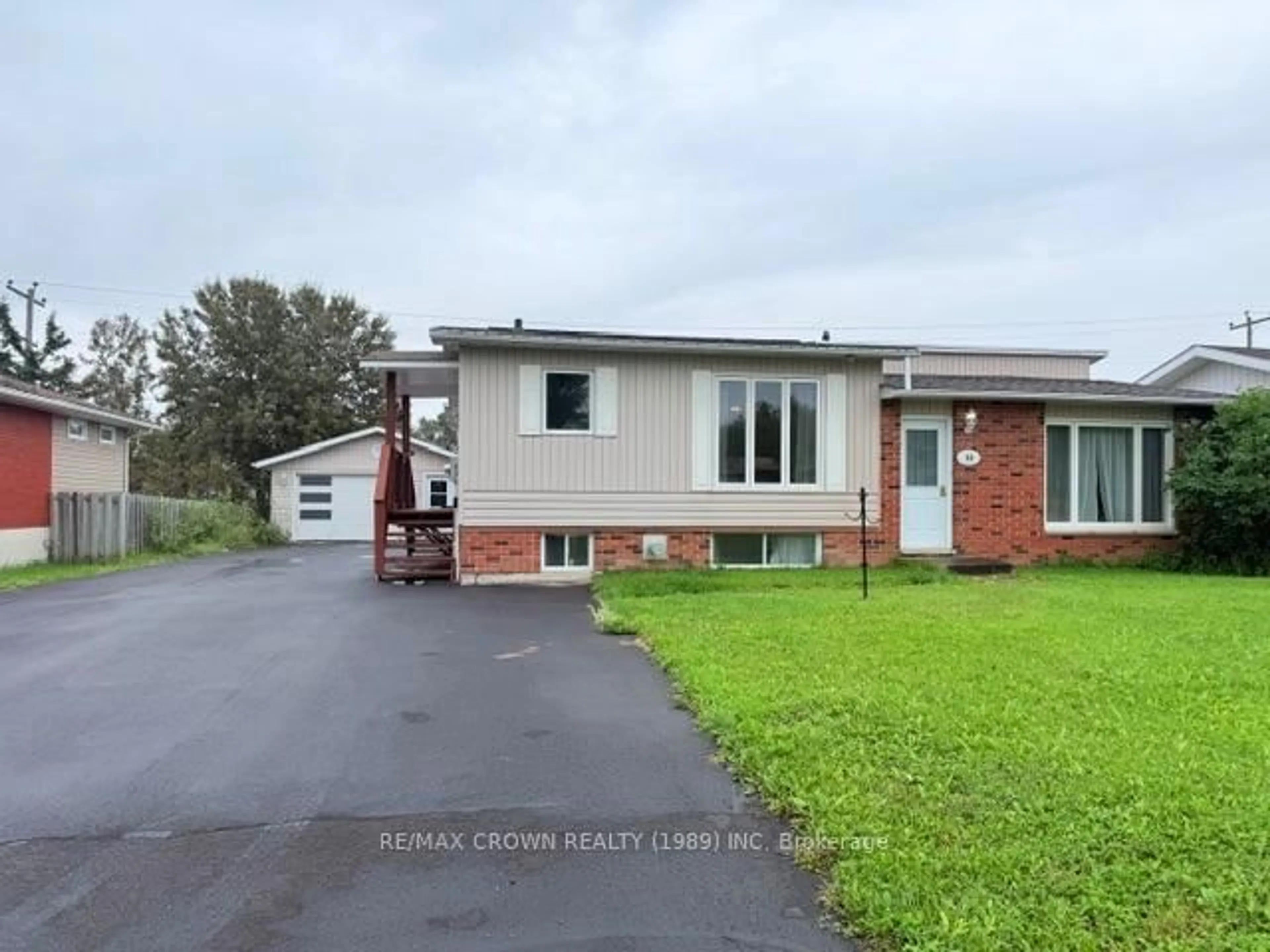 Unknown for 16 Mateev Ave, Kapuskasing Ontario P5N 3E5