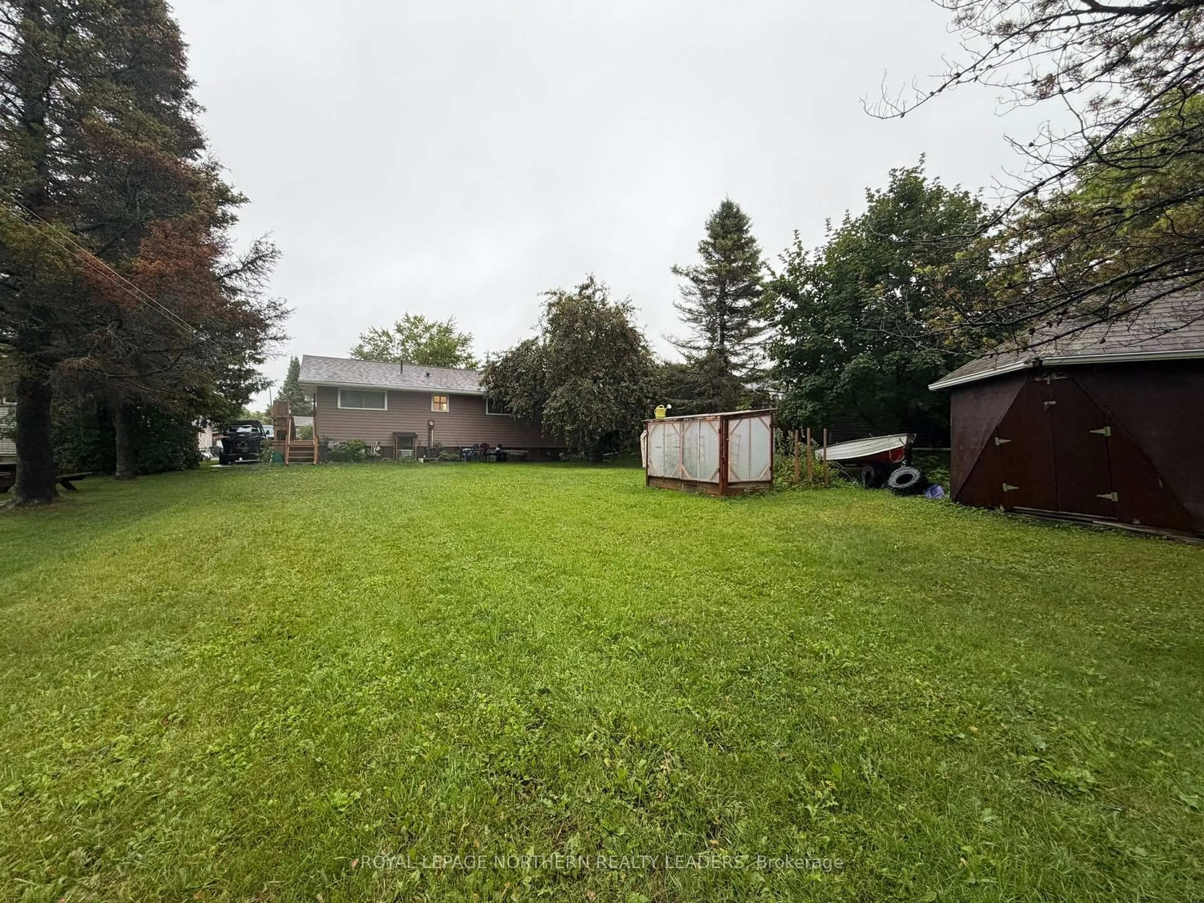 A pic from outside/outdoor area/front of a property/back of a property/a pic from drone, unknown for 291 Fifteenth Ave, Cochrane Ontario P0L 1C0