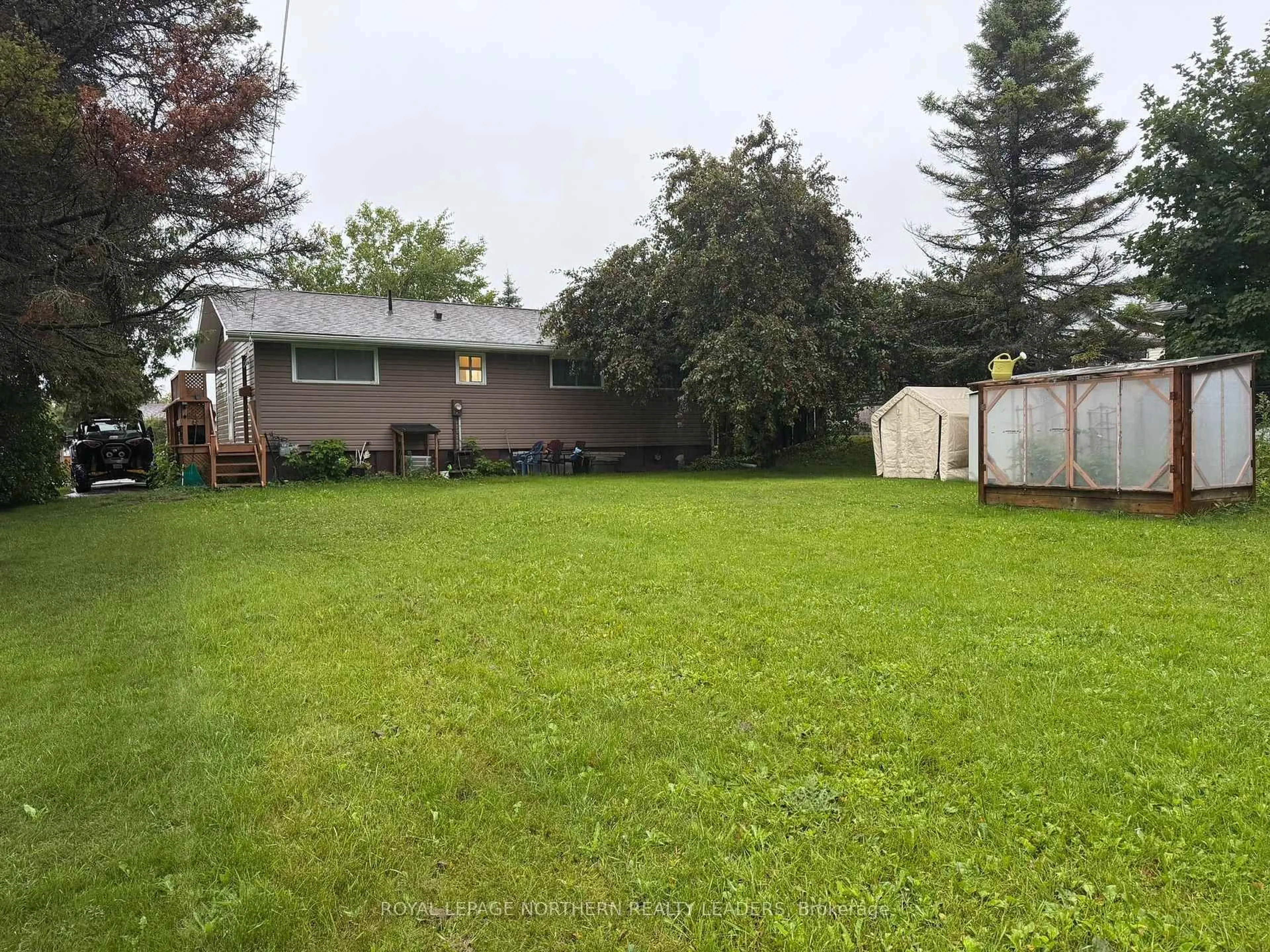 A pic from outside/outdoor area/front of a property/back of a property/a pic from drone, unknown for 291 Fifteenth Ave, Cochrane Ontario P0L 1C0