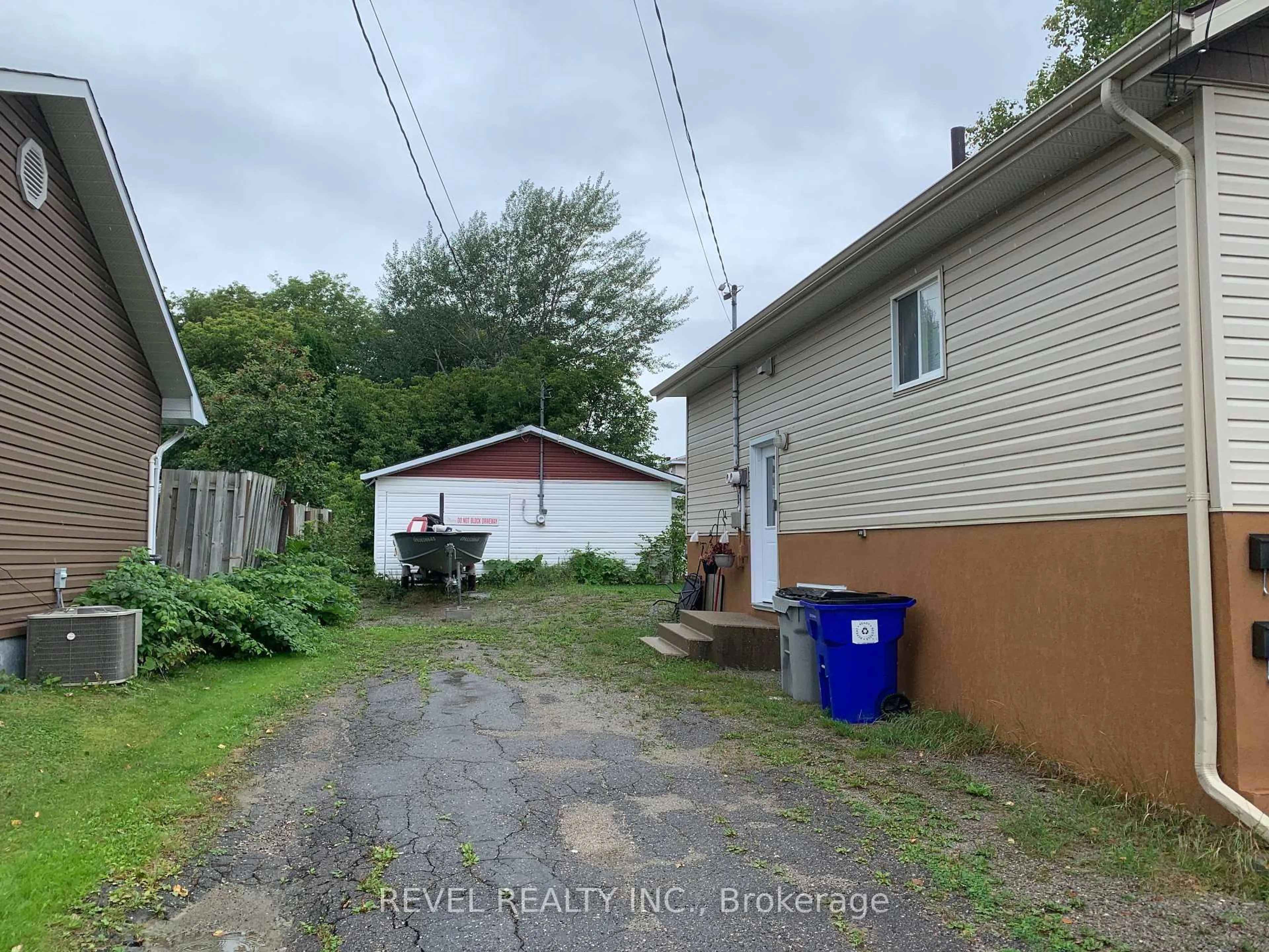 A pic from outside/outdoor area/front of a property/back of a property/a pic from drone, street for 155 Cameron St, Timmins Ontario P4N 5B9