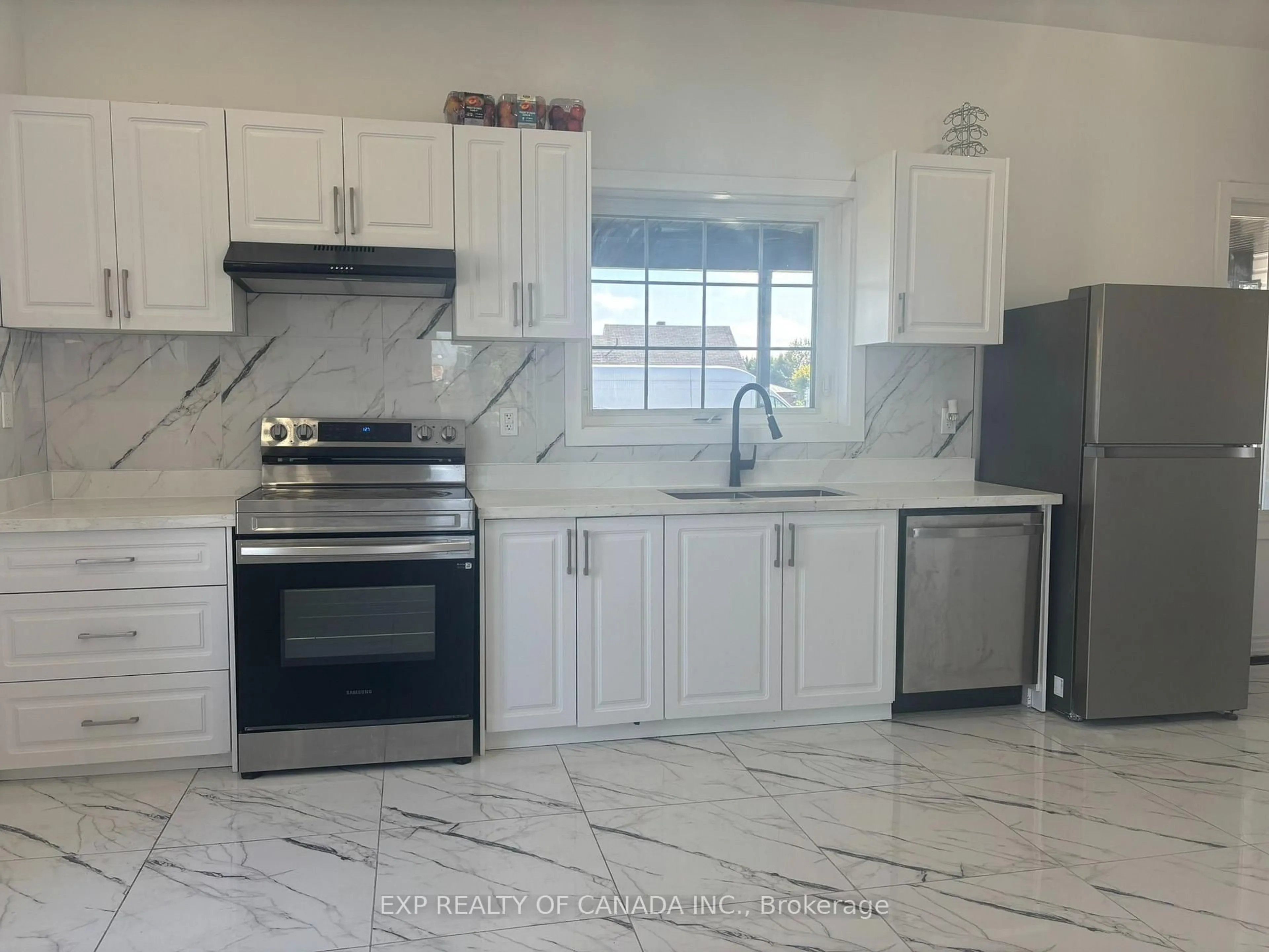Standard kitchen, ceramic/tile floor for 100 Conley St, Timmins Ontario P0N 1C0