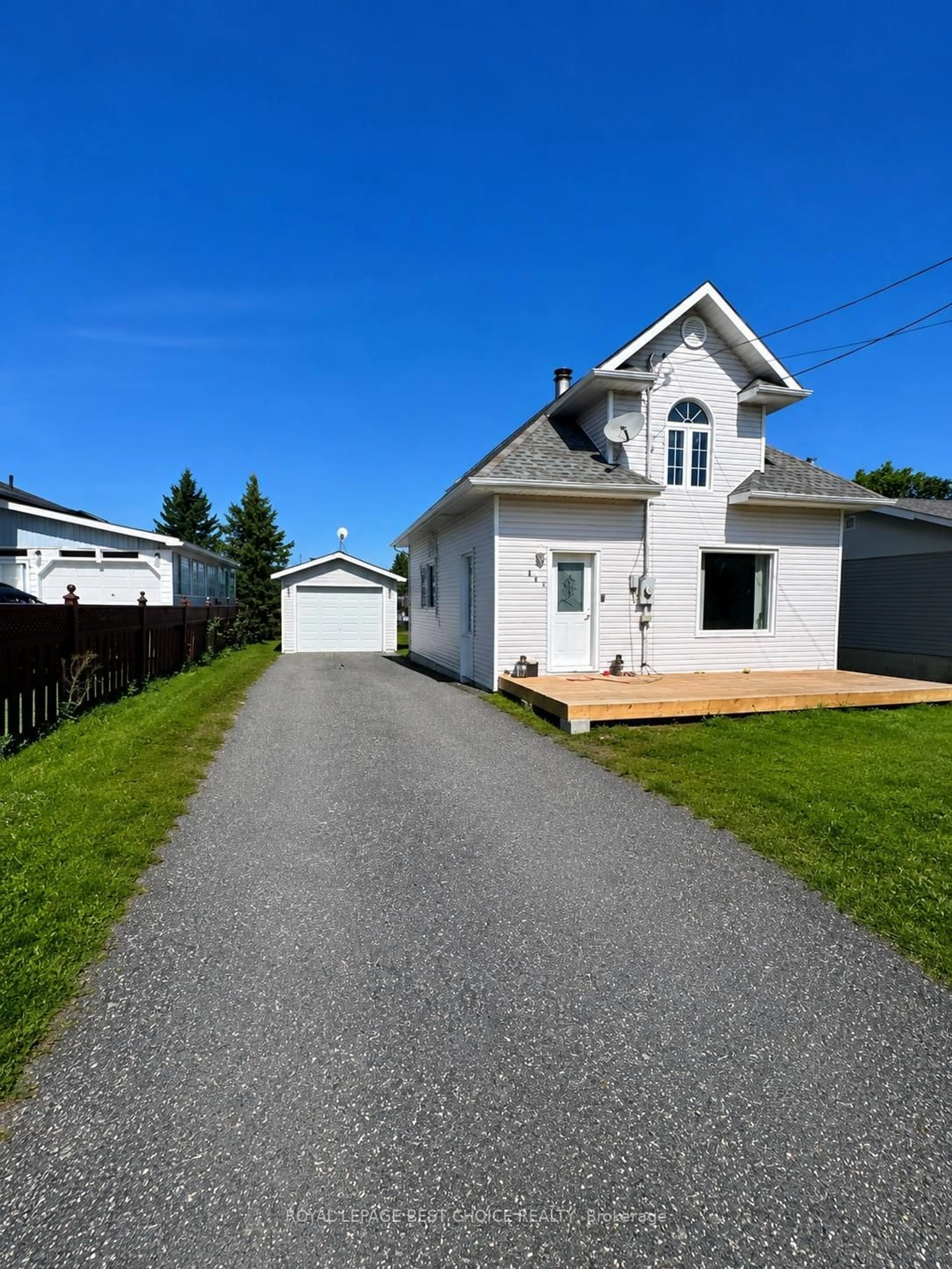 Home with vinyl exterior material, street for 301 Albert St, Temiskaming Shores Ontario P0J 1K0