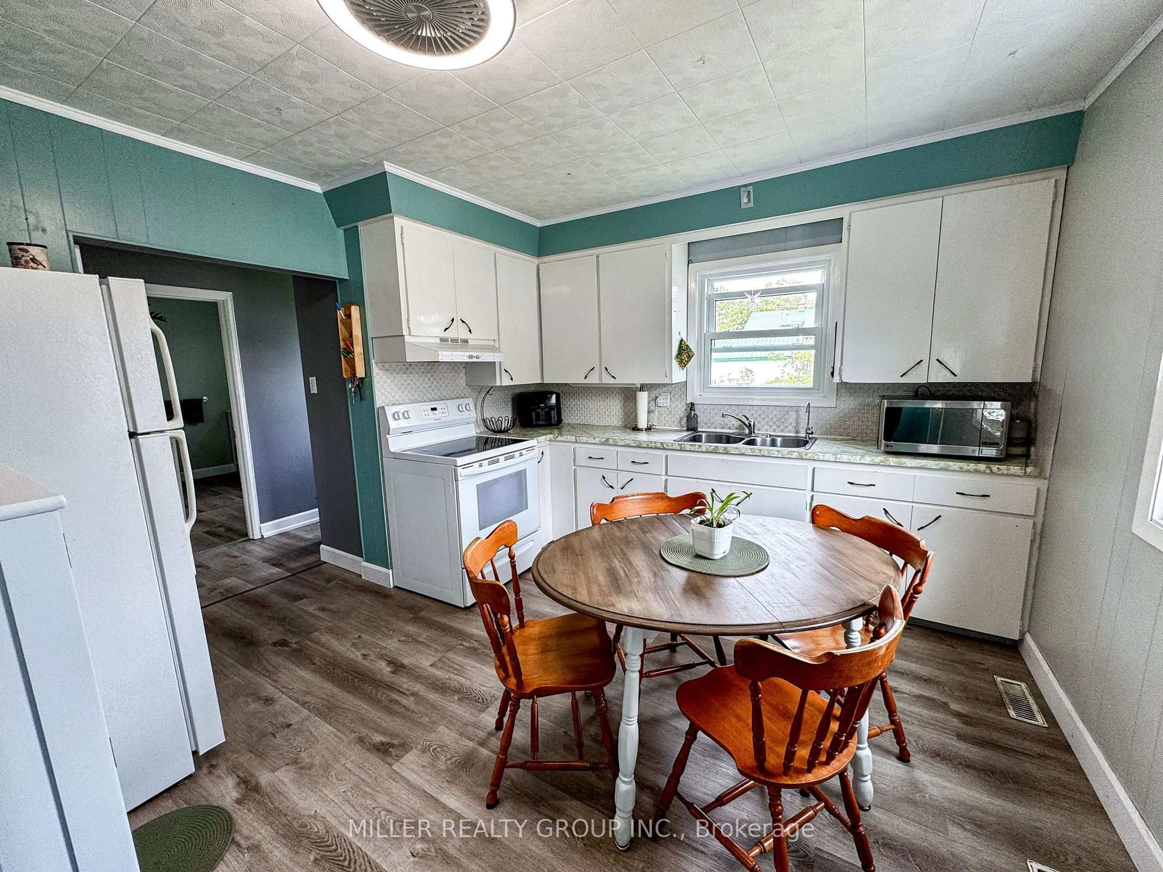 Open concept kitchen, unknown for 347 View St, Temiskaming Shores Ontario P0J 1K0