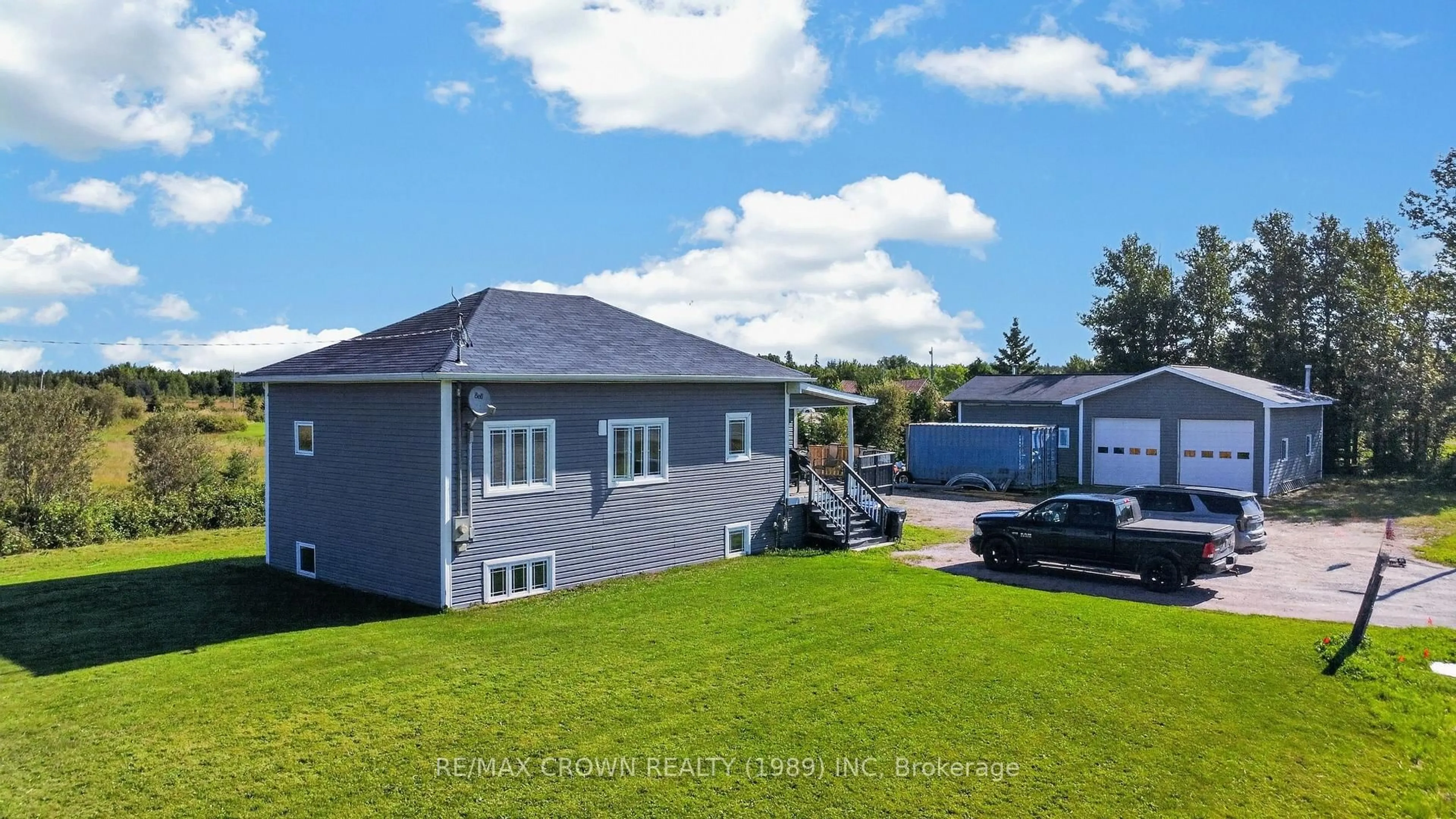 A pic from outside/outdoor area/front of a property/back of a property/a pic from drone, unknown for 84 Highway 11 Highway, Hearst Ontario P0L 1N0
