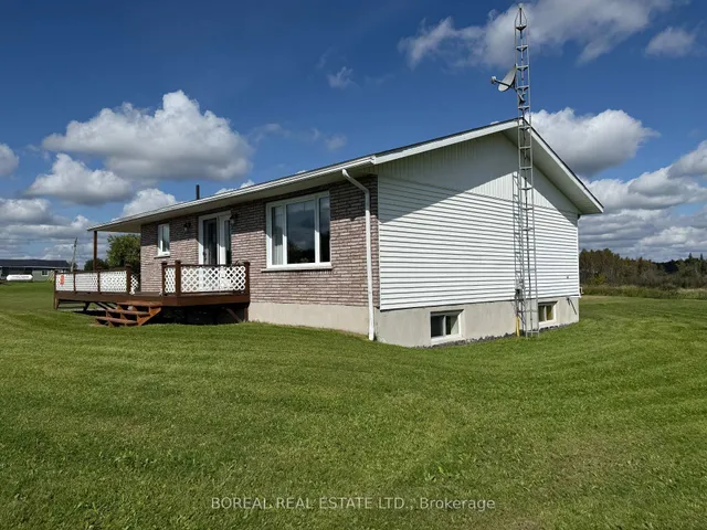 1363 Hwy 652, Cochrane 4