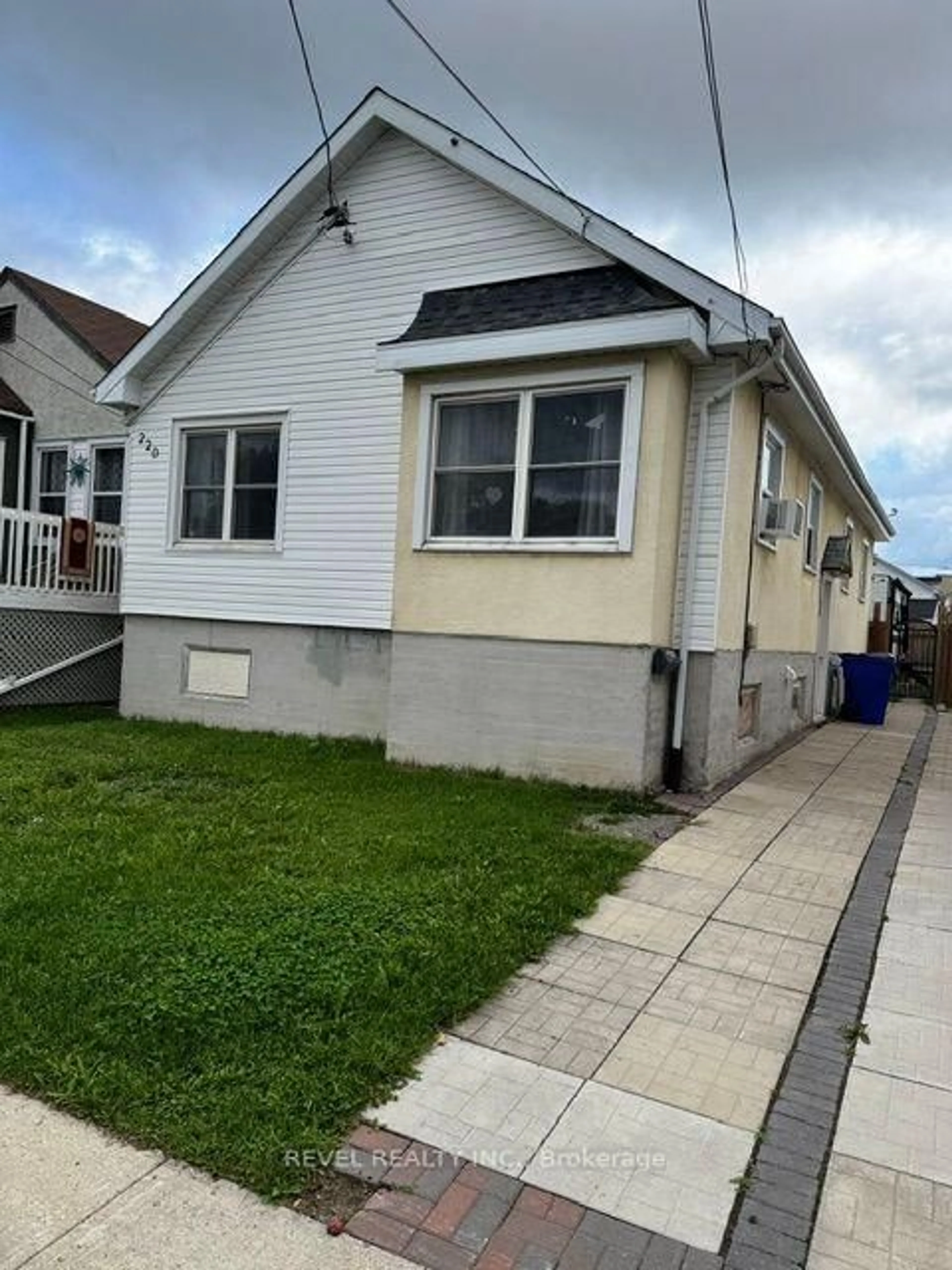 Unknown for 220 Maple St, Timmins Ontario P4N 6C1