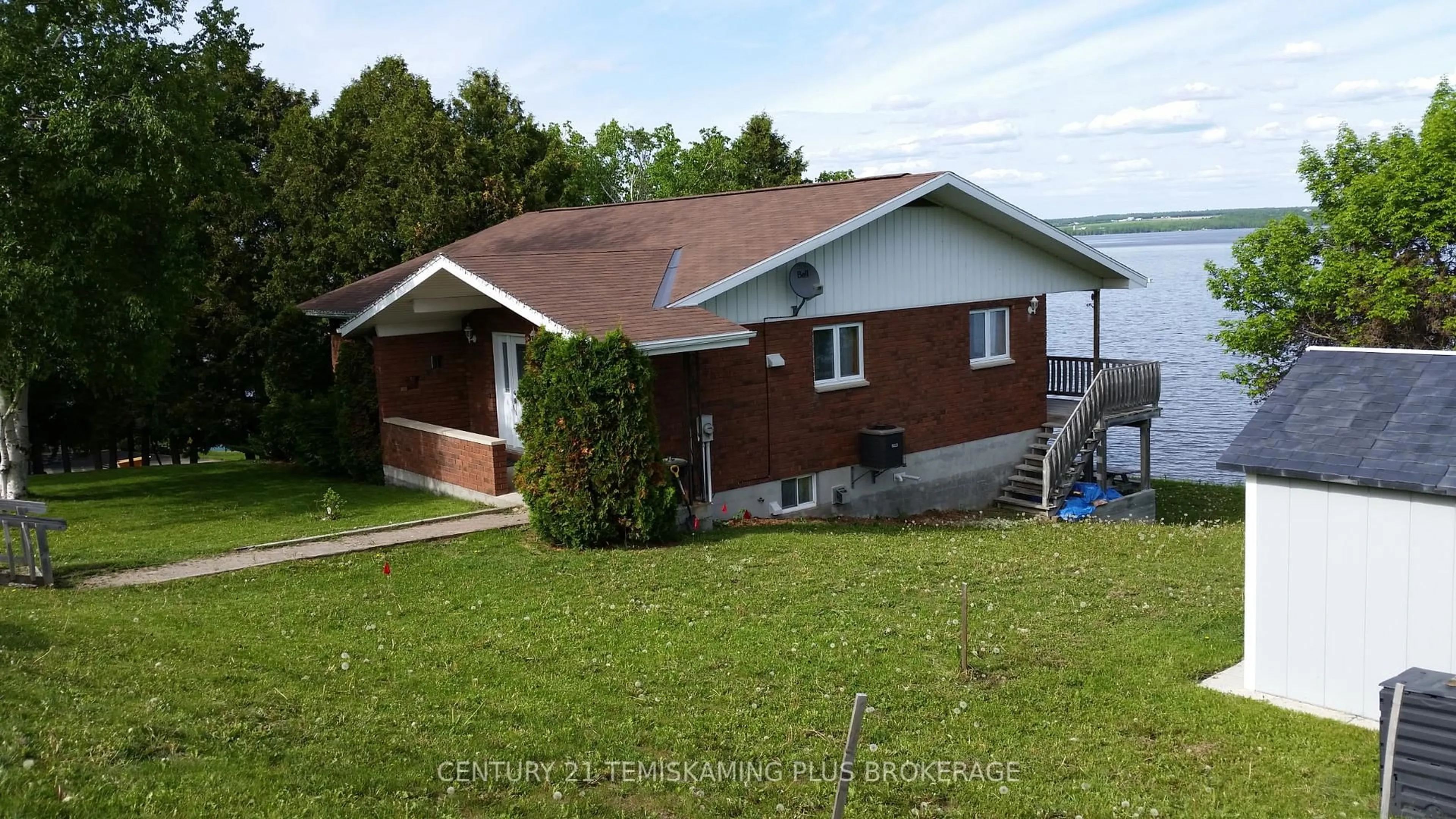 A pic from outside/outdoor area/front of a property/back of a property/a pic from drone, building for 519 Lakeshore Rd, Temiskaming Shores Ontario P0J 1P0