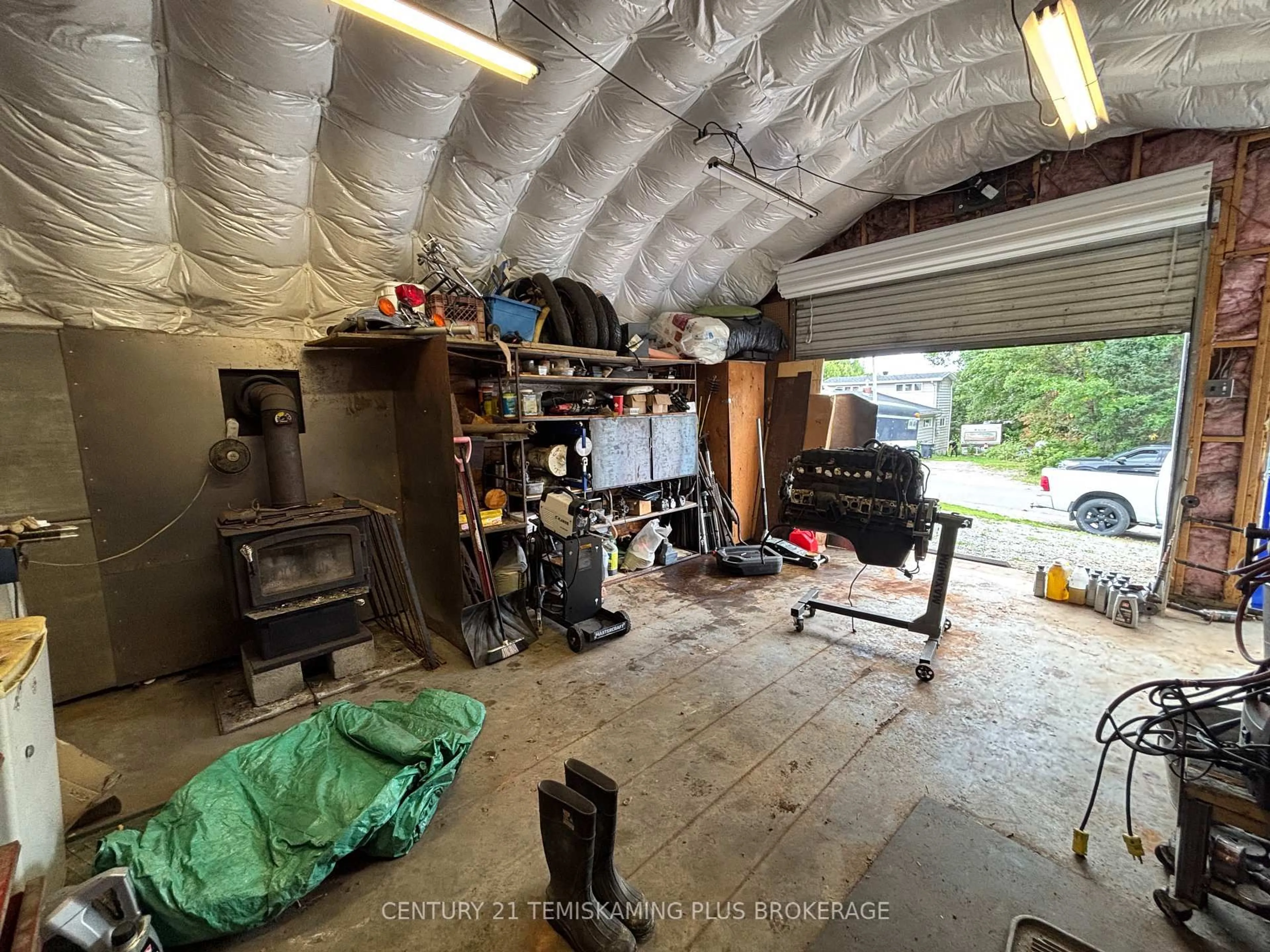 Indoor garage for 14 Day Ave, Kirkland Lake Ontario P2N 1K4
