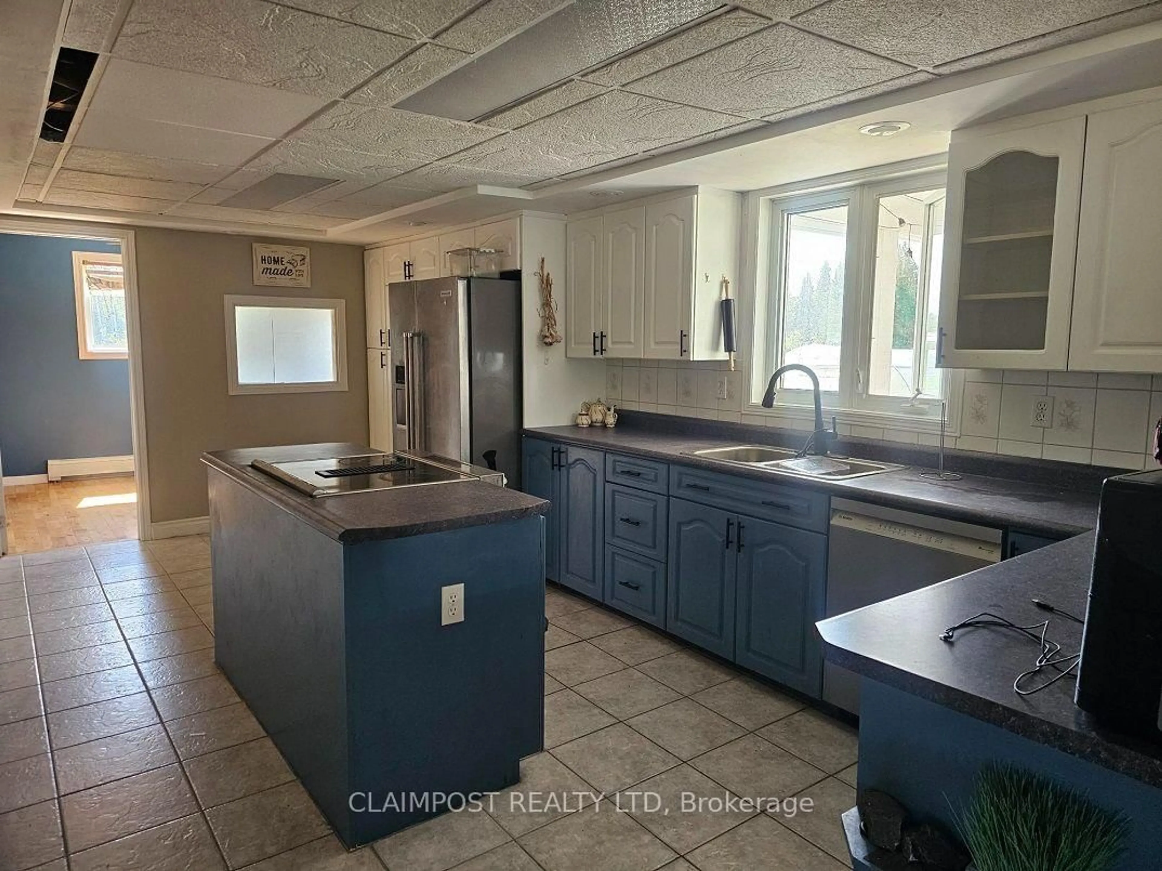 Open concept kitchen, unknown for 2965 Kamiskotia Rd, Timmins Ontario P4N 7C3