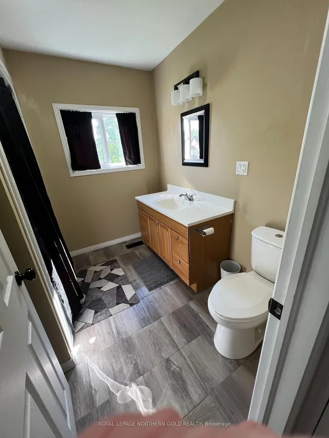 2 Market St, Kirkland Lake 5