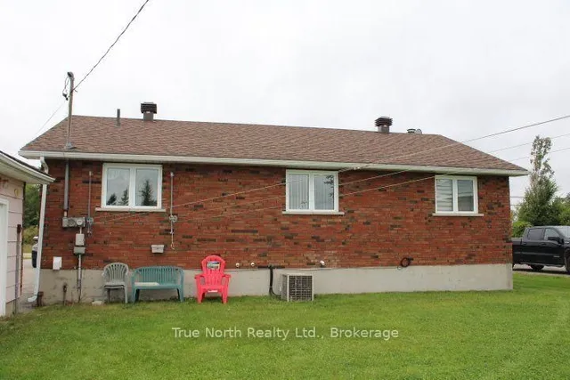 286 Government Rd, Kapuskasing 2