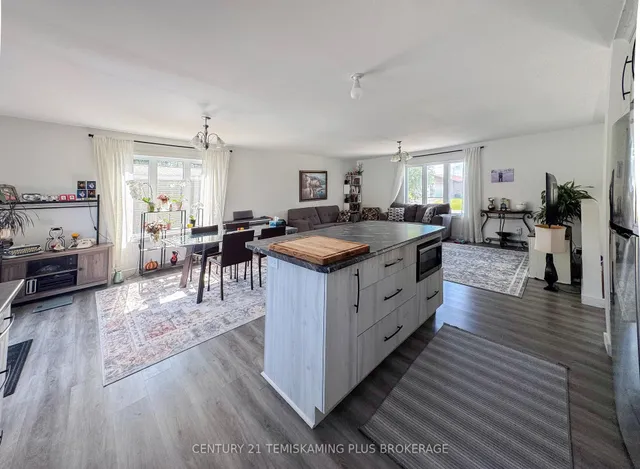 94 Hillview St, Timiskaming 4
