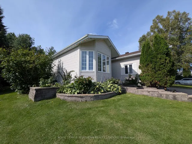 23 Pleasant Ave, Timmins 5