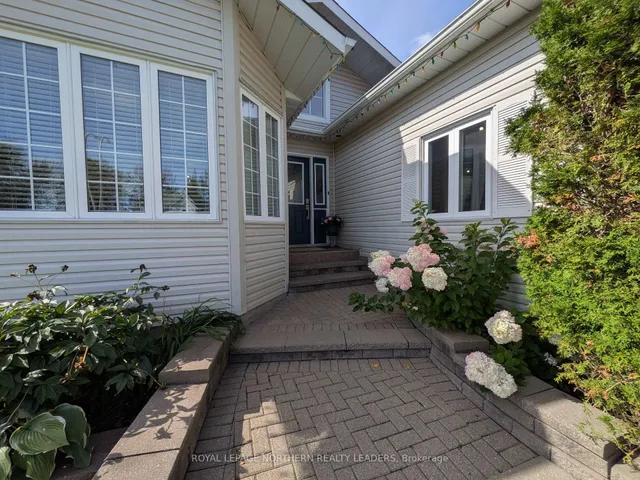 23 Pleasant Ave, Timmins 4