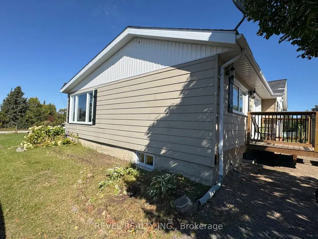 1198 Nahma Rd, Cochrane 2