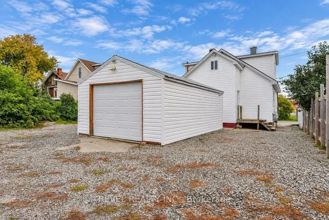 26 & 28 Battochio St, Timmins 4