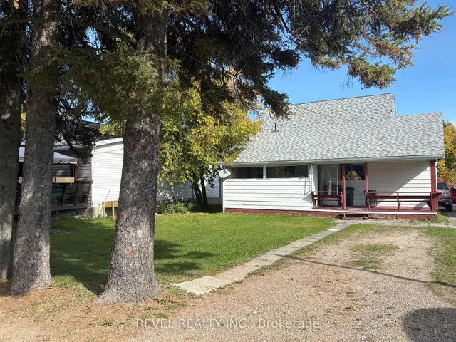 107 Fifteenth Ave, Cochrane 3