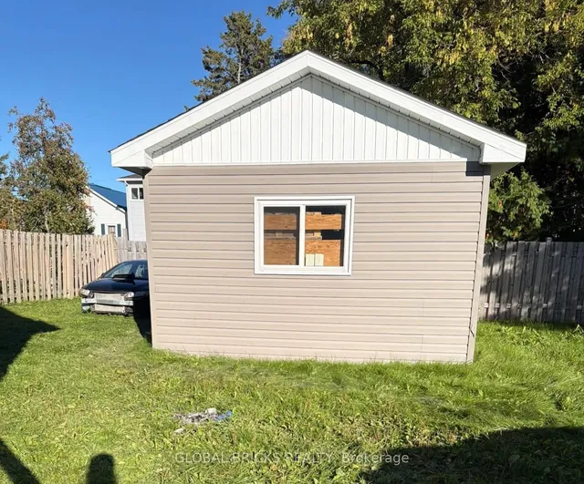 314 Birch St, Timmins 4