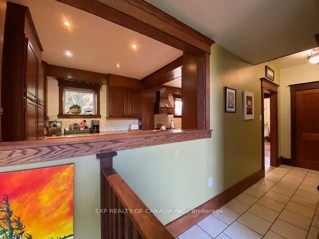 284 Fifth Ave, Cochrane 5