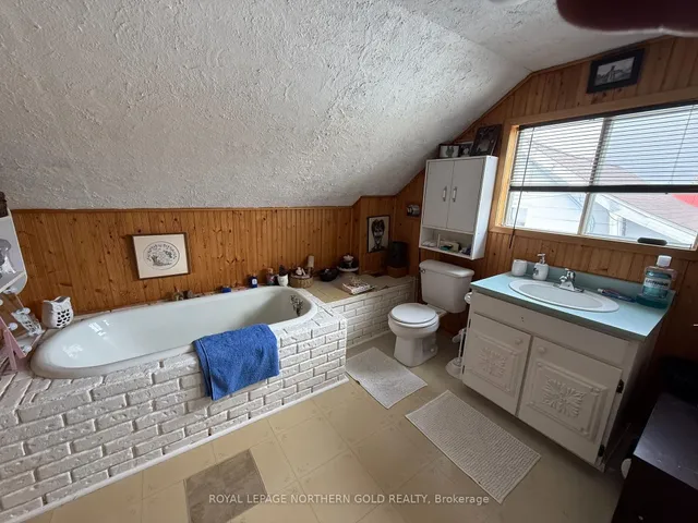 13 Wishman St, Kirkland Lake 4
