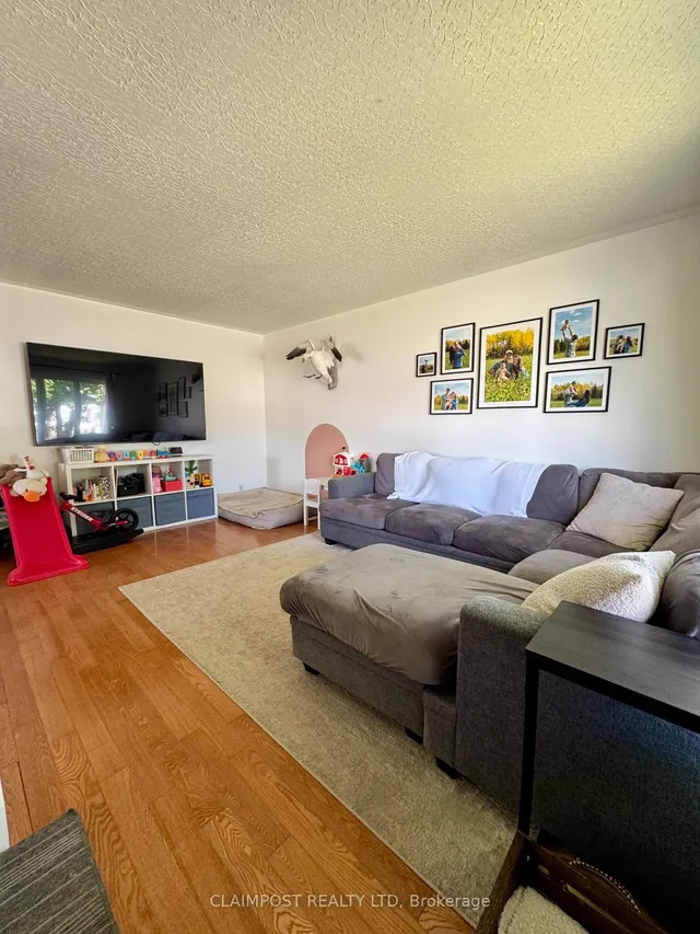 21 Hamelin Ave, Timmins 4