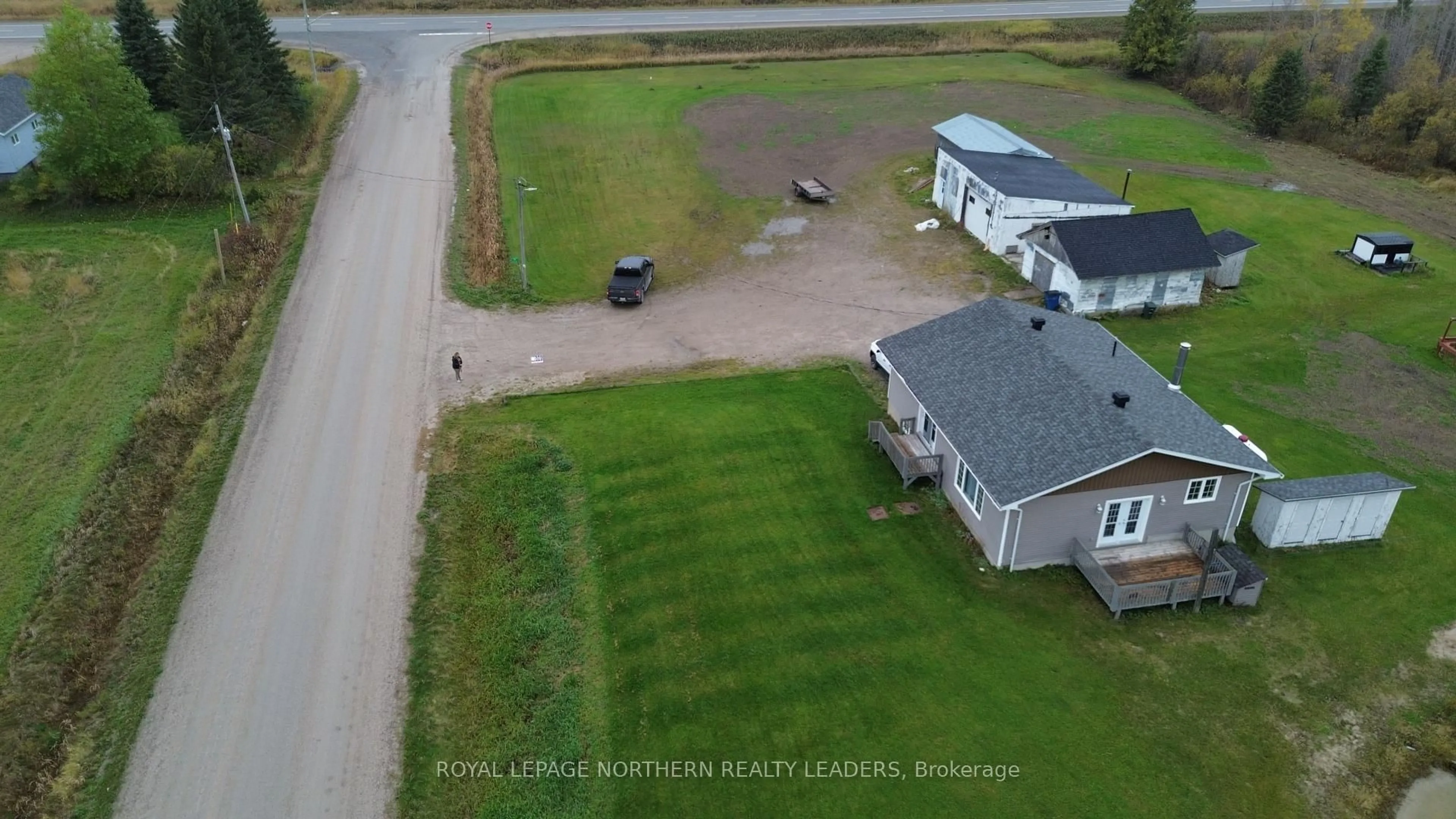 trreb/IMG-T13880452_05dac8cb-cd9f-4e2f-8ec0-907fdc57b197-l.jpg