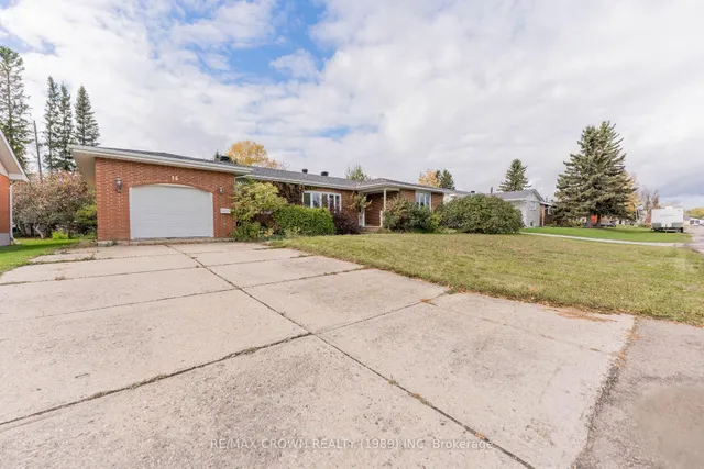 14 Kennedy Ave, Kapuskasing 3